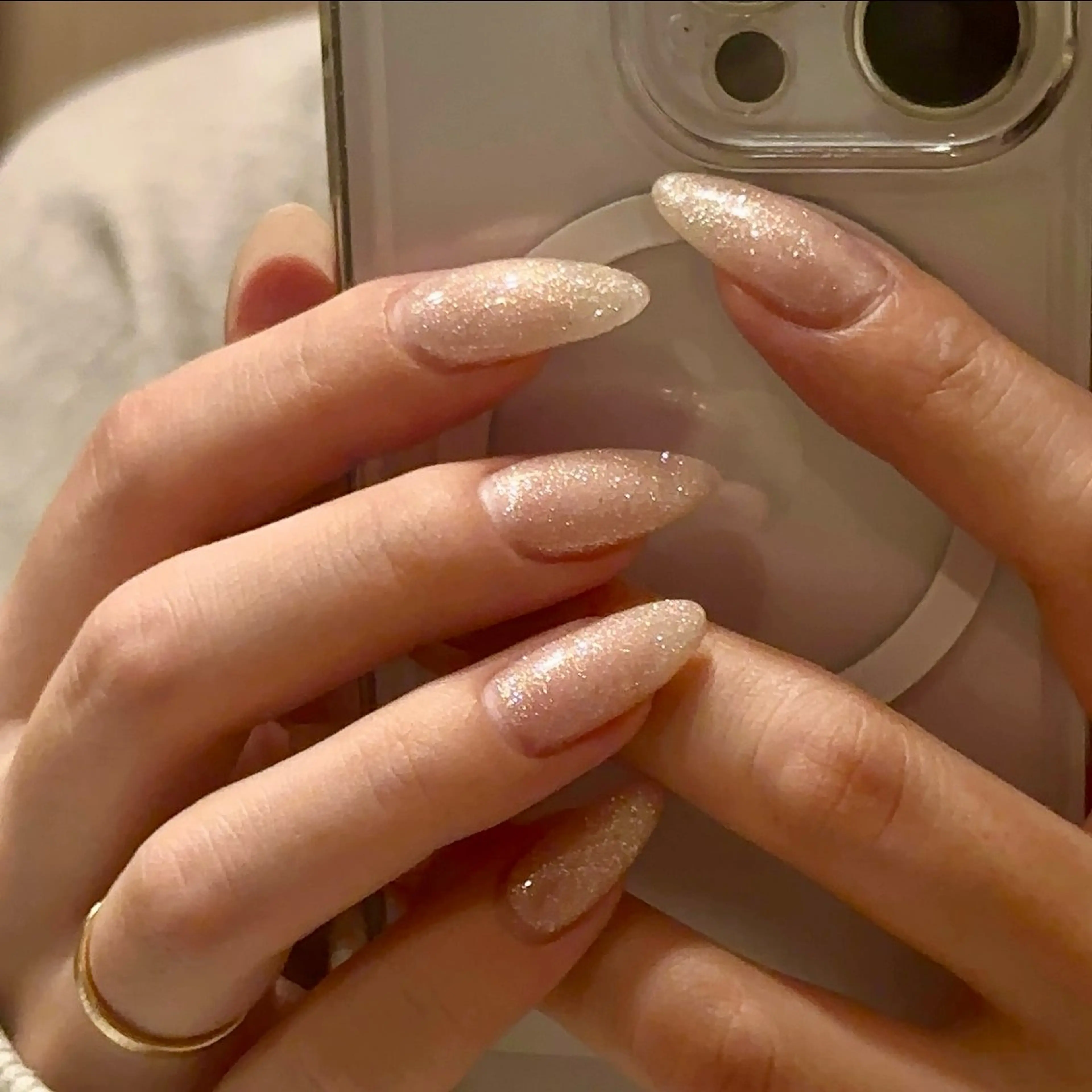 ネイル ハンドネイル 𝗺𝗮𝗸𝗶 .のネイルデザイン