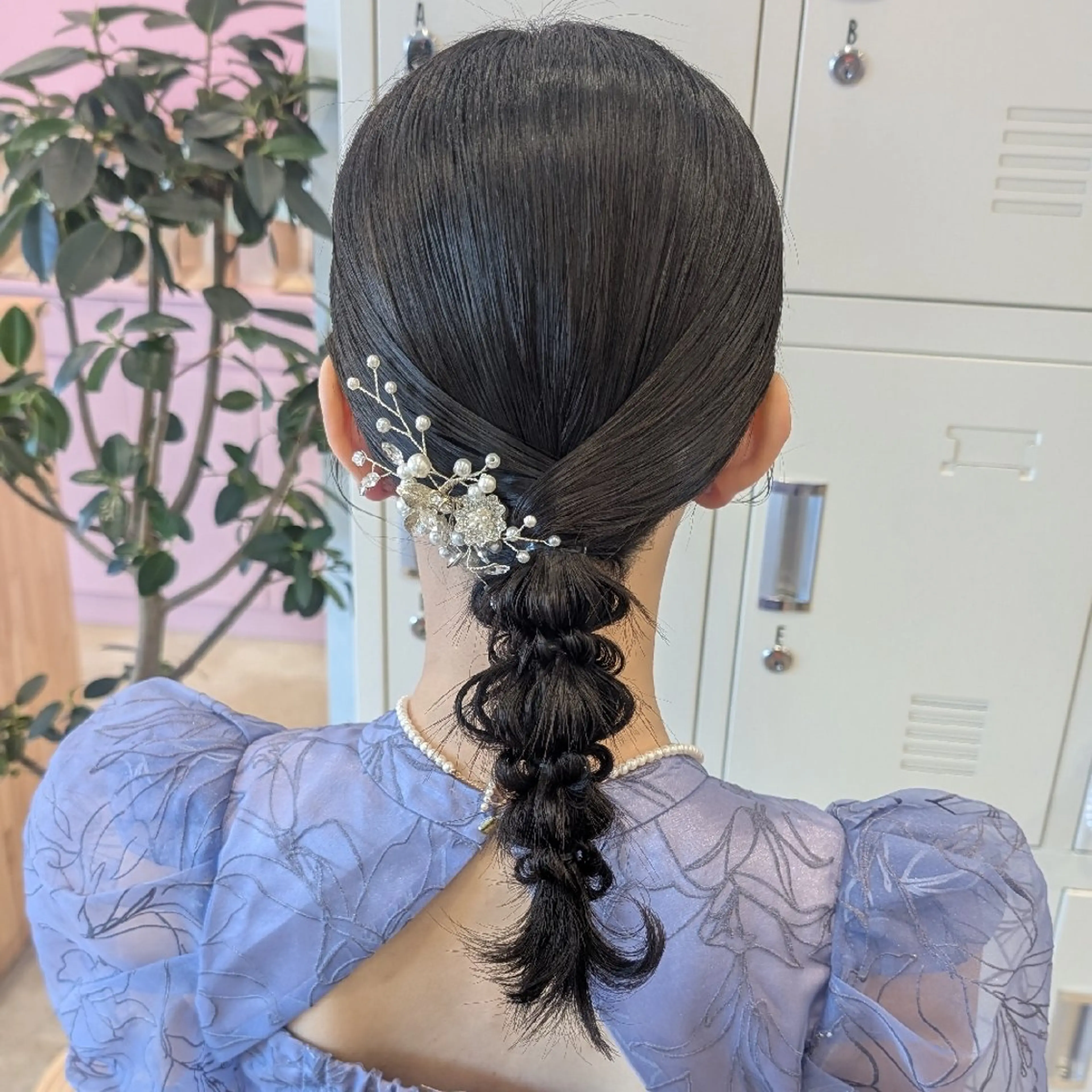 セミロング ヘアアレンジ 彩桜/艶カラー/小顔 に見せるカット✂のヘアスタイル