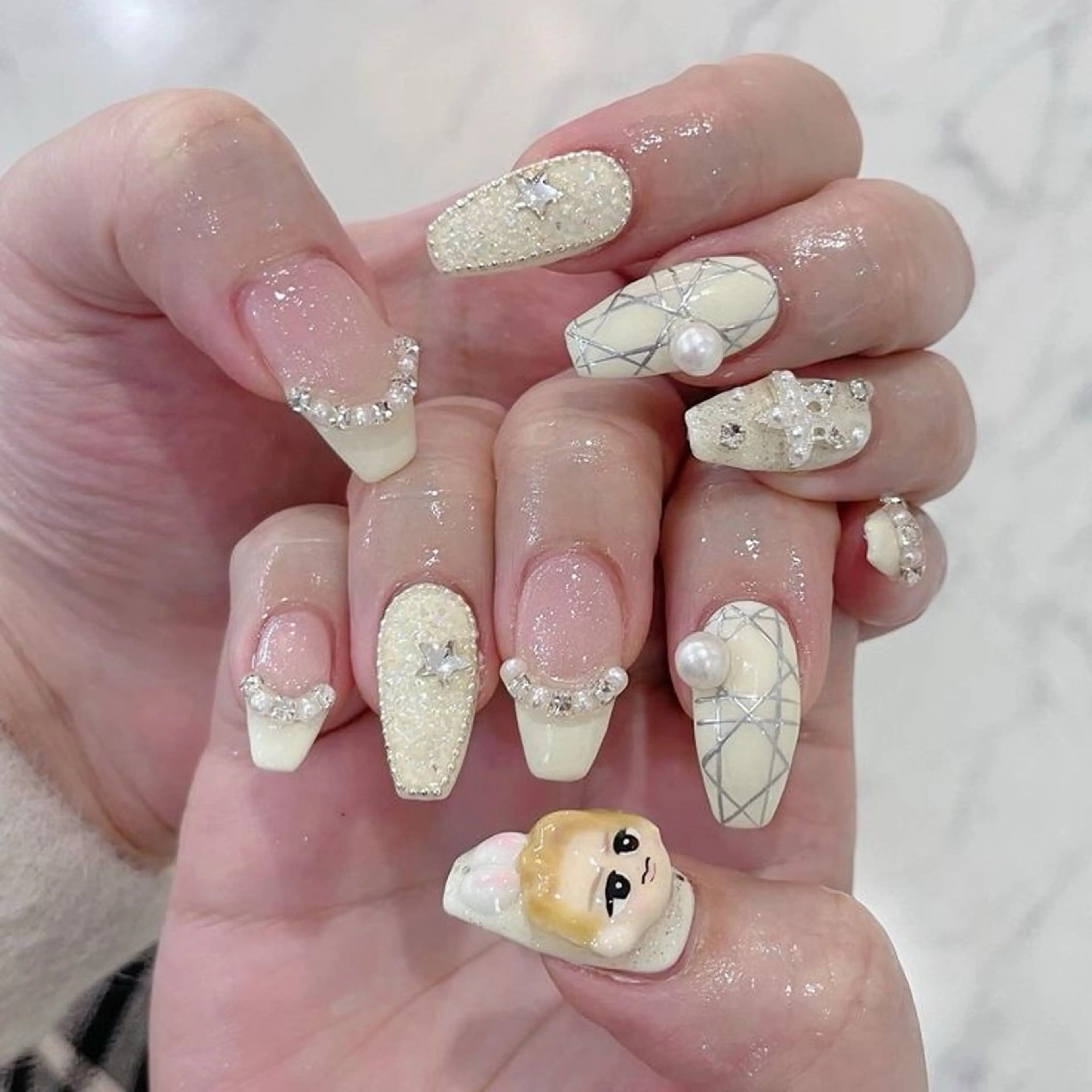 ネイル マグネットネイル ピンク ネイルチップ 冬ネイル Lee Nailsのネイルデザイン