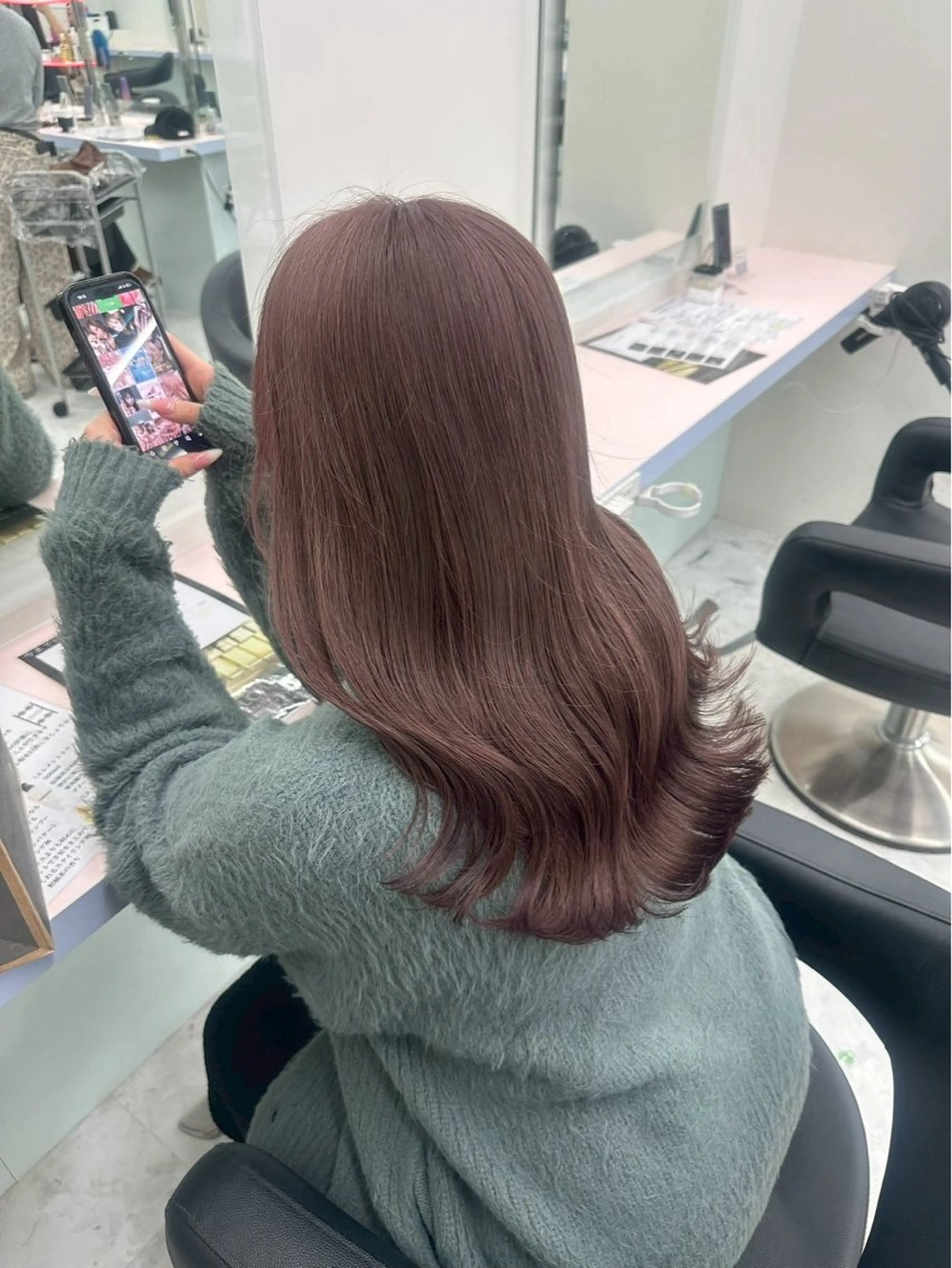 セミロング カラー ヘアアレンジ 金山 律　暖色系カラーのヘアスタイル