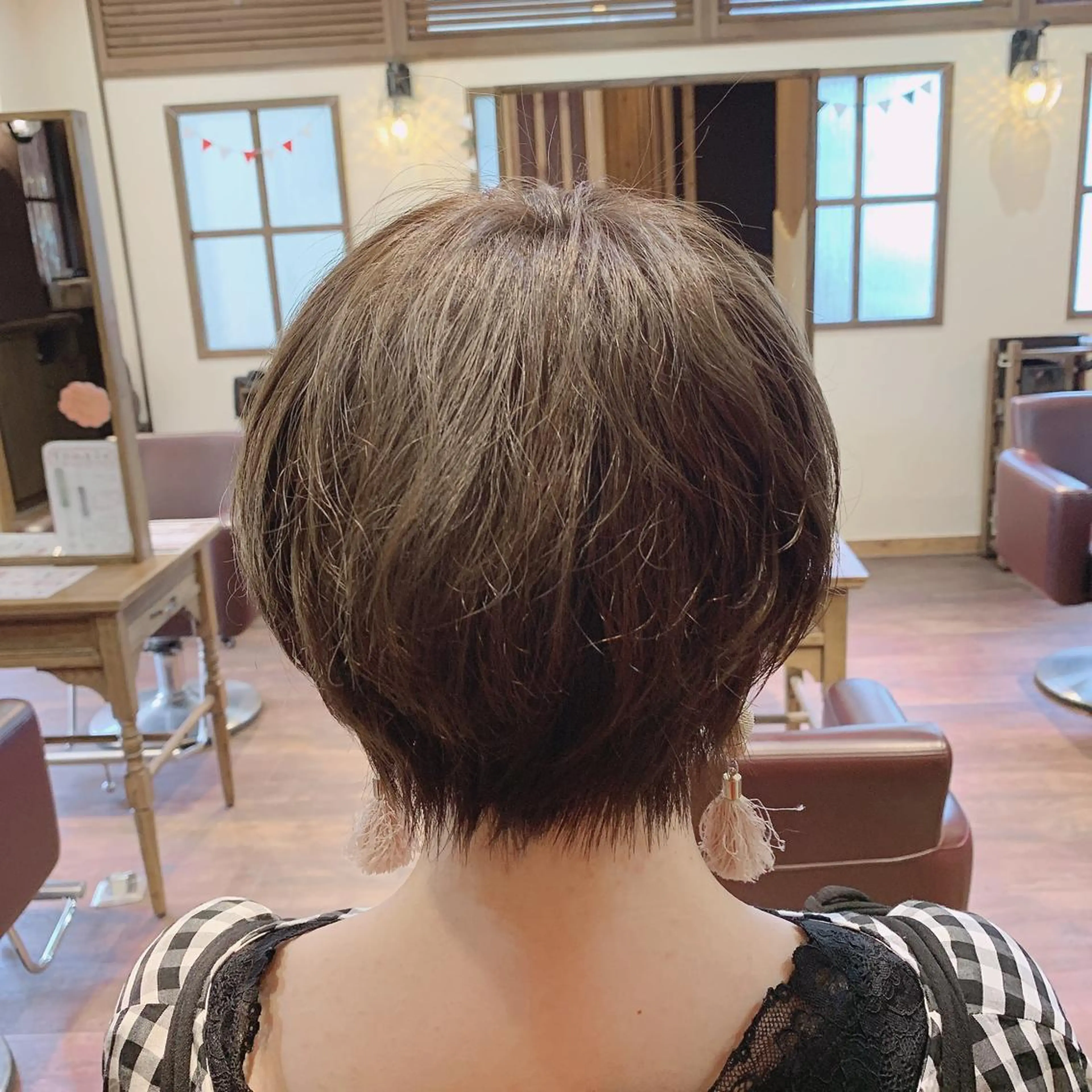 ショート カラー アッシュ mizuho .のヘアスタイル