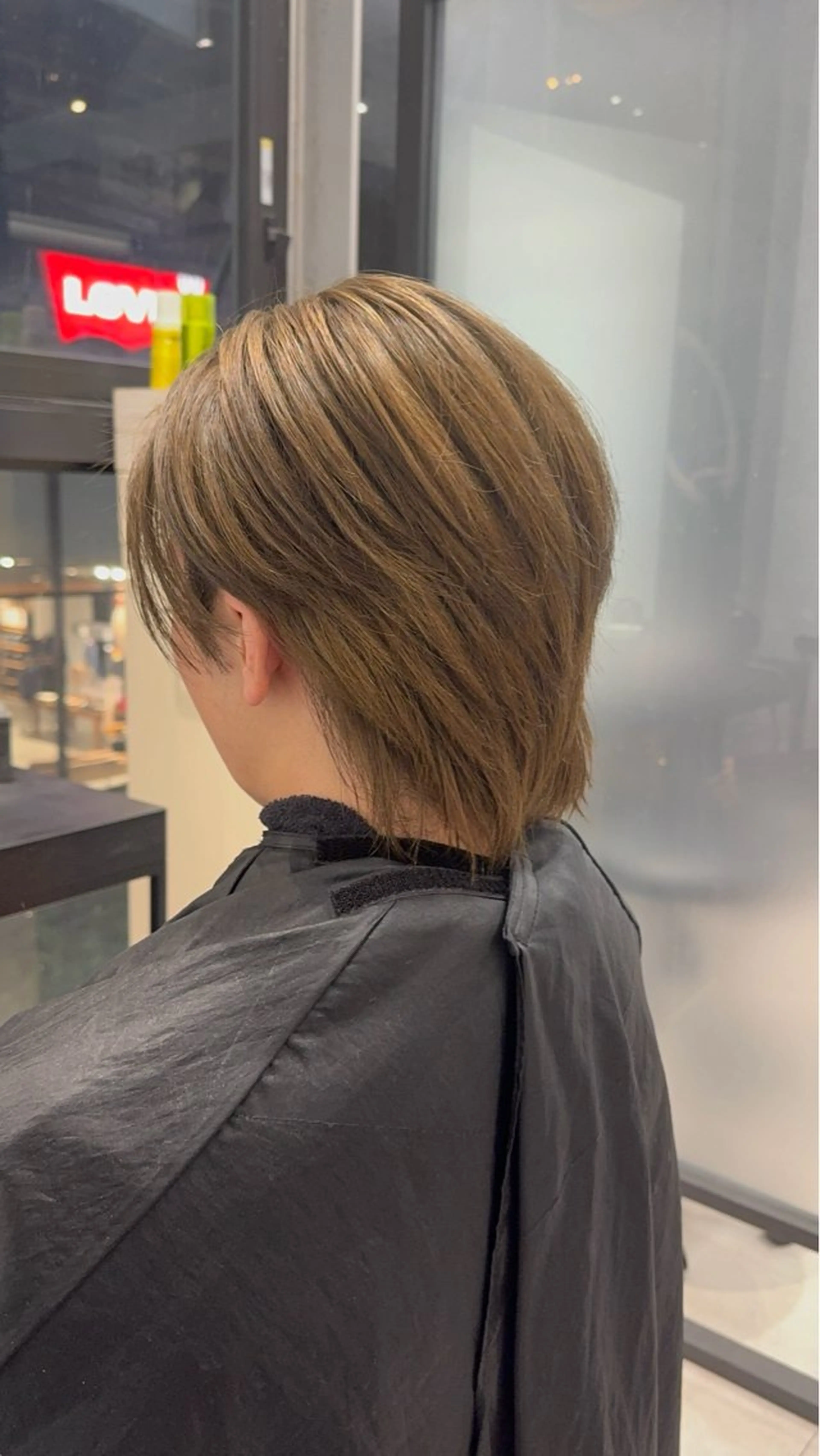 ショート カラー メンズ ベージュカラー ミルクティーベージュ メンズ特化美容師 tassyのヘアスタイル