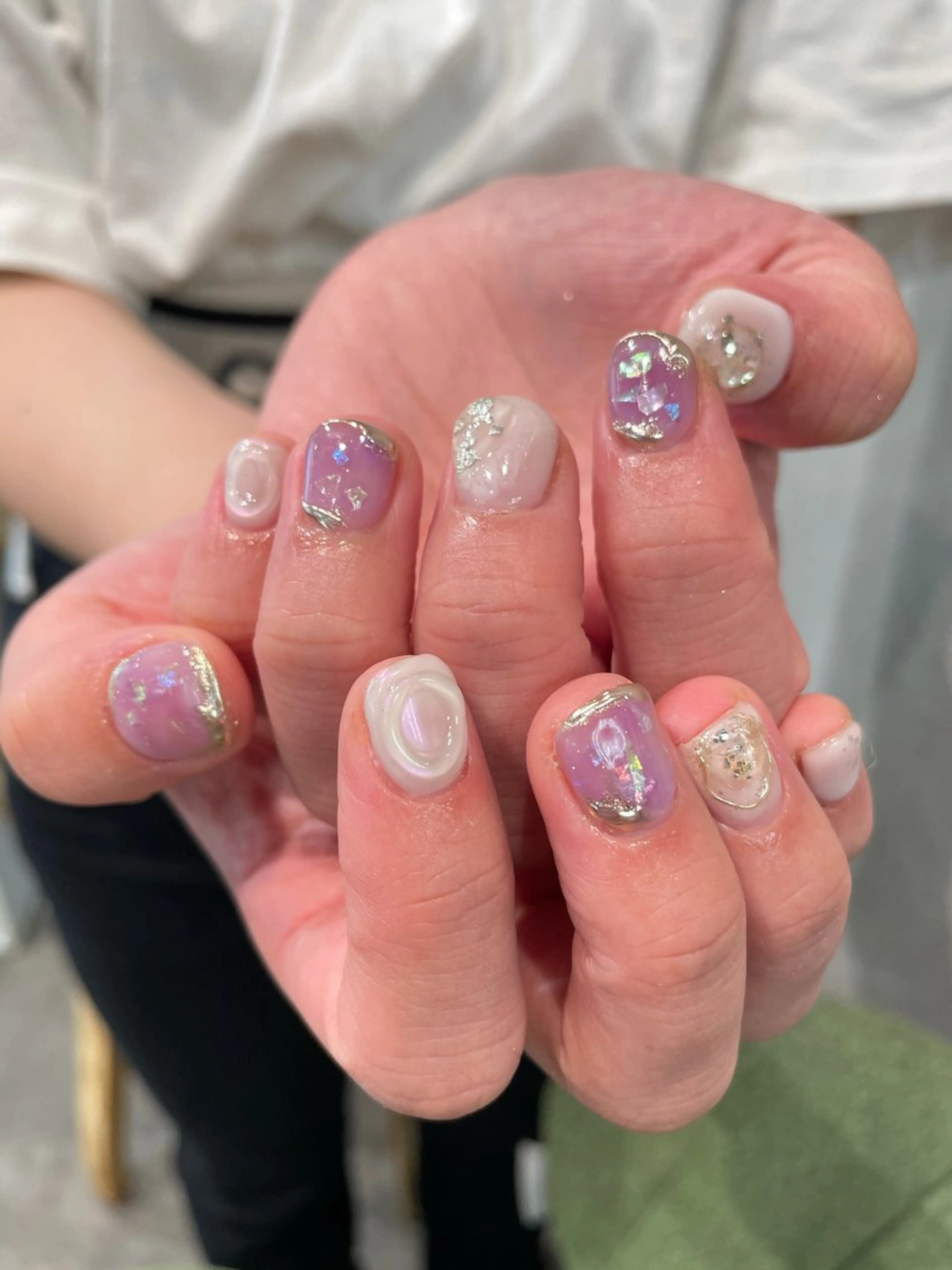 ネイル ニュアンスネイル パープル ハンドネイル ナチュラル透明感🌱 小山美樹子のヘアスタイル