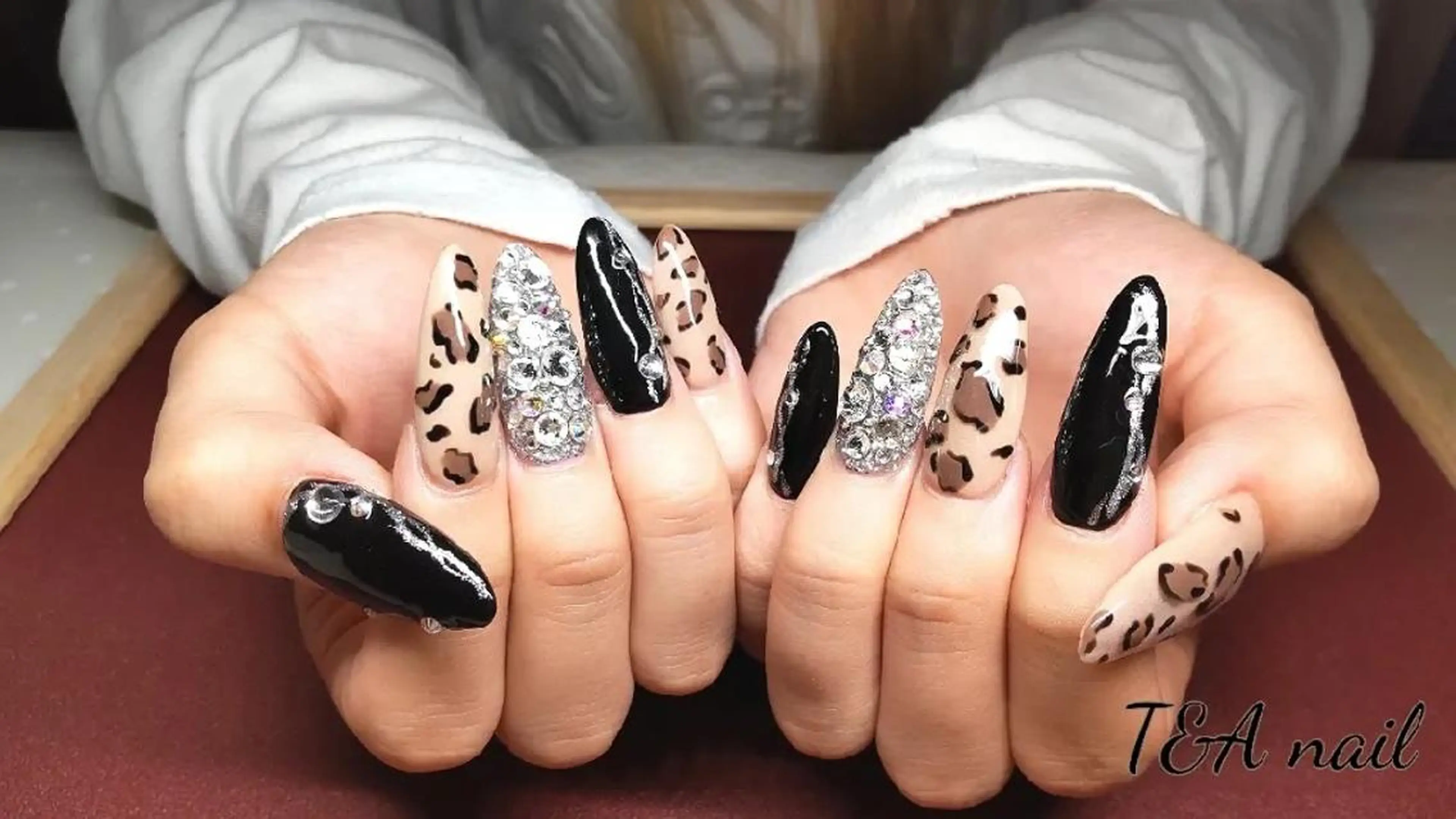 ロング ネイル ロング 長さ出し ジェルネイル ロングネイル ニュアンスネイル ハンドネイル T&A nailのネイルデザイン
