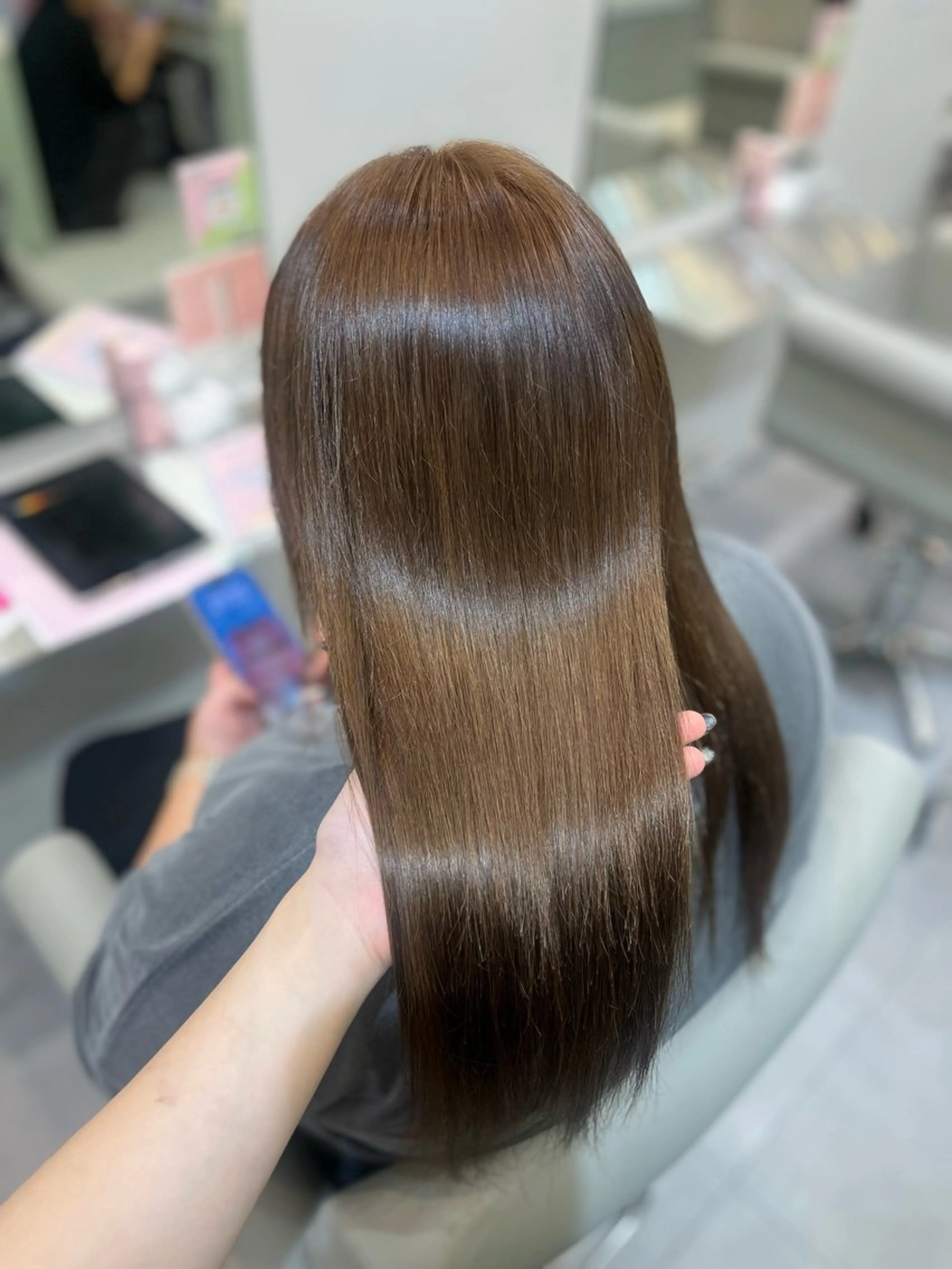 ロング カラー ベージュカラー amane໒꒱うる艶 ブリーチ透明感カラーのヘアスタイル