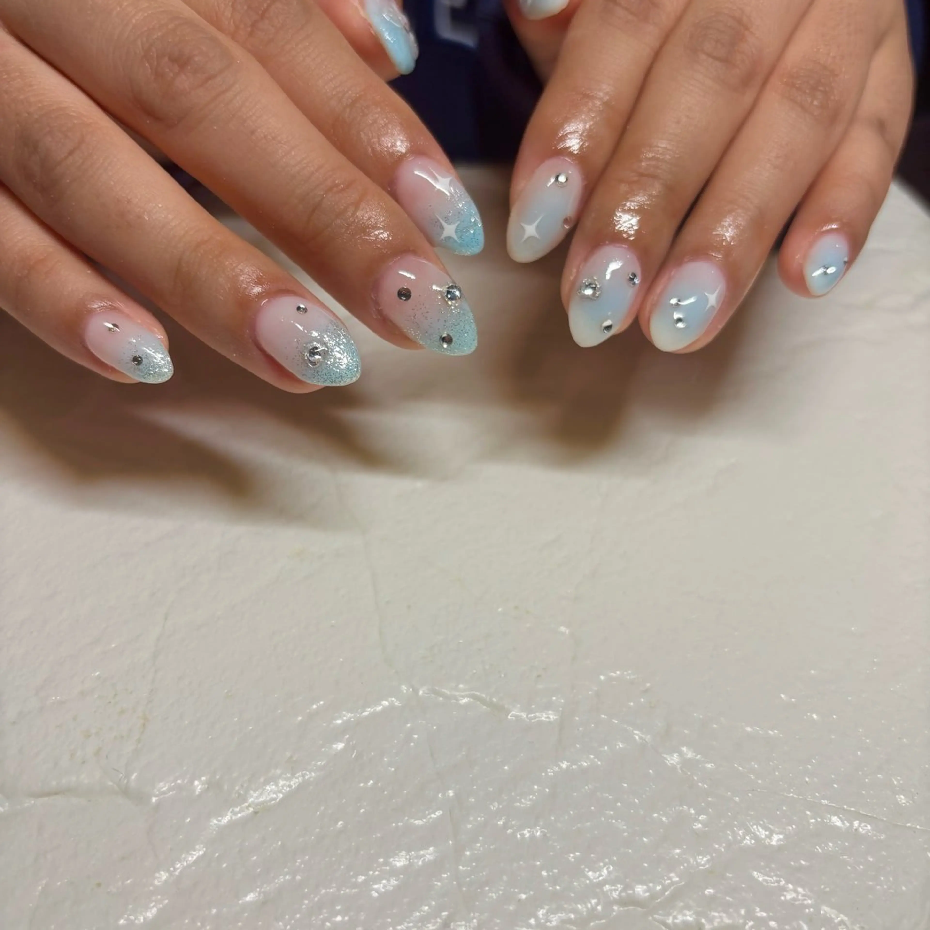 ネイル アートネイル ホワイト Angelique 平形/高崎のネイルデザイン