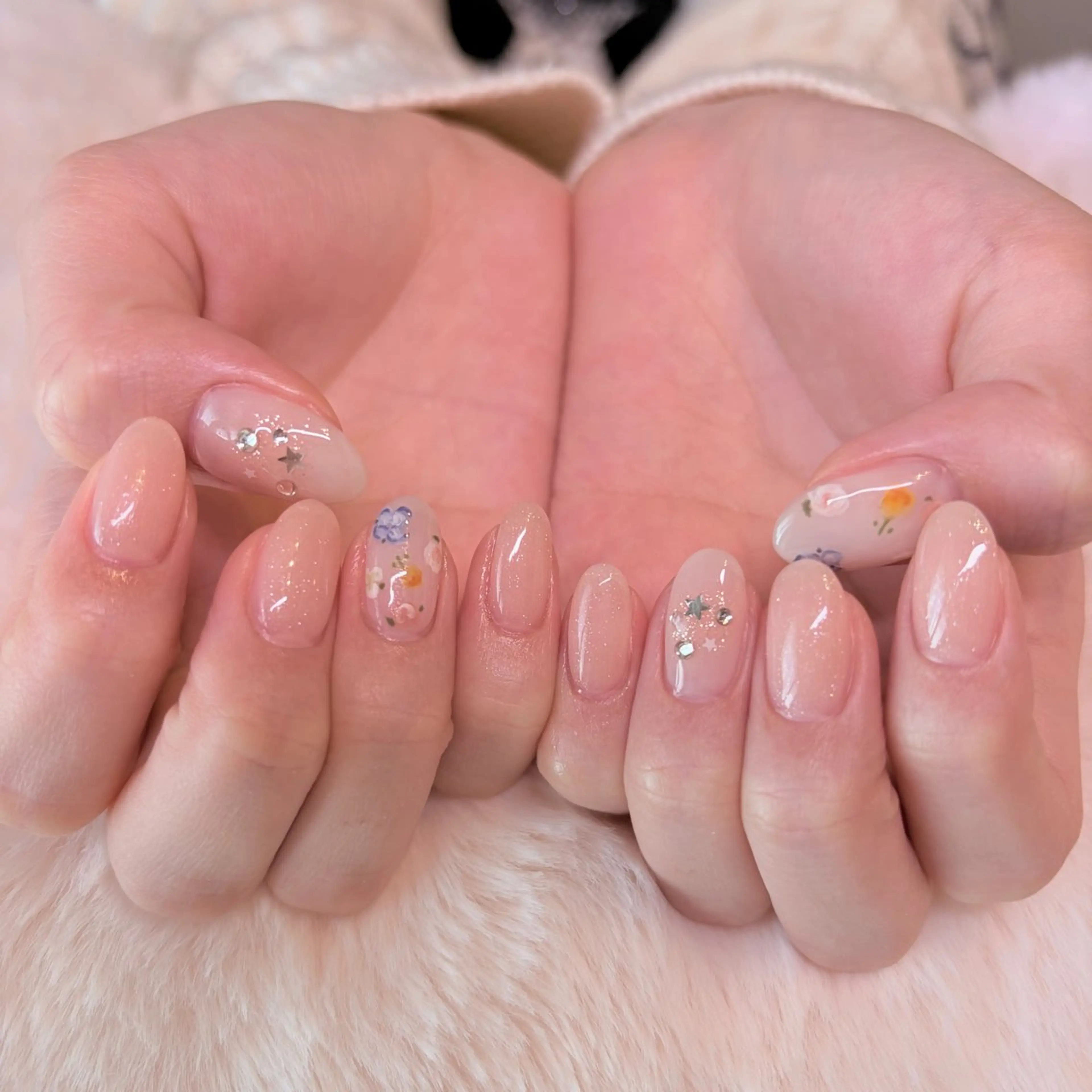 ネイル フラワーネイル シンプルネイル ハンドネイル nail salon e'mu💐のネイルデザイン
