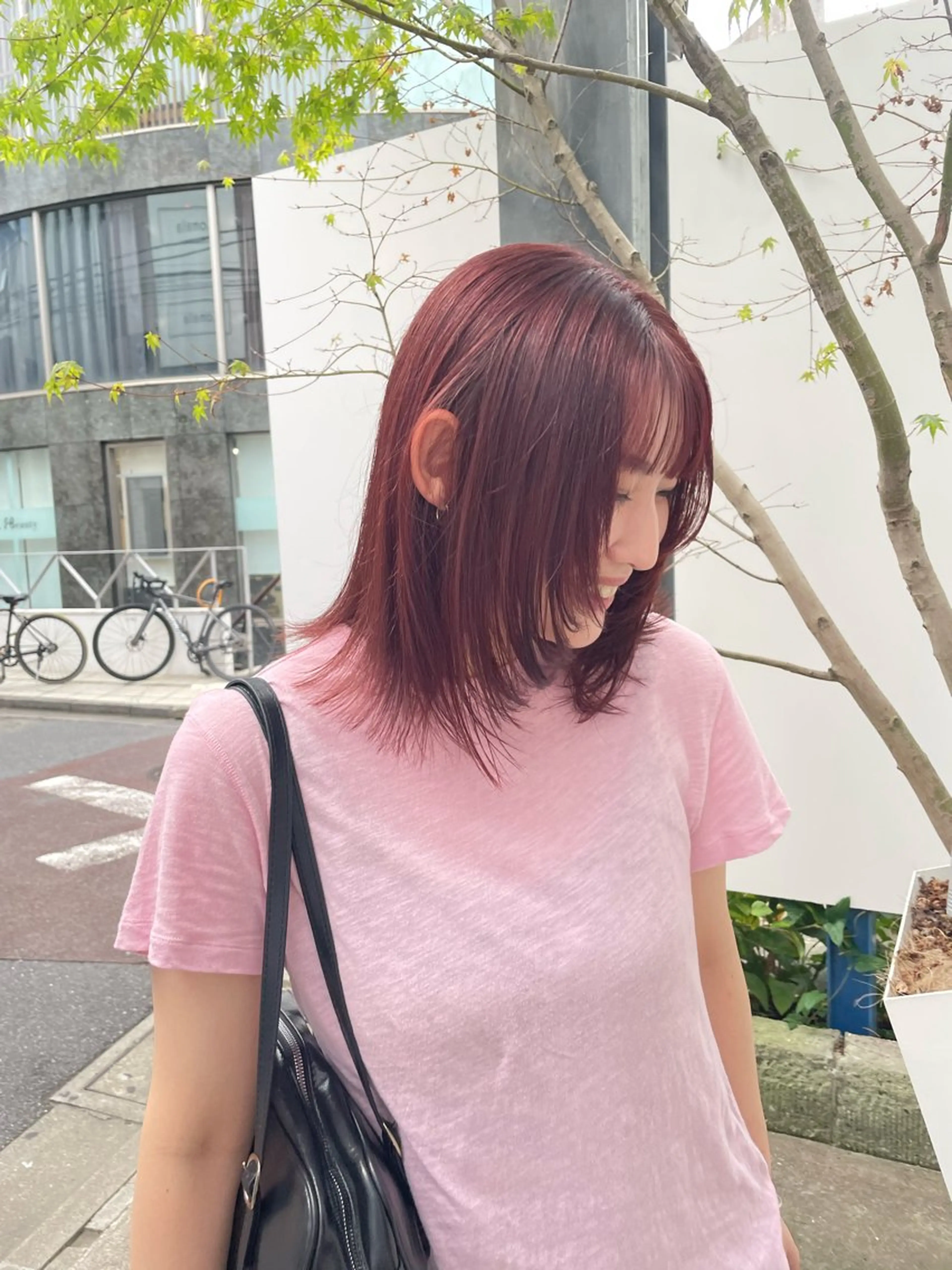 ミディアム カラー ミルクティー× グレージュMOMOのヘアスタイル