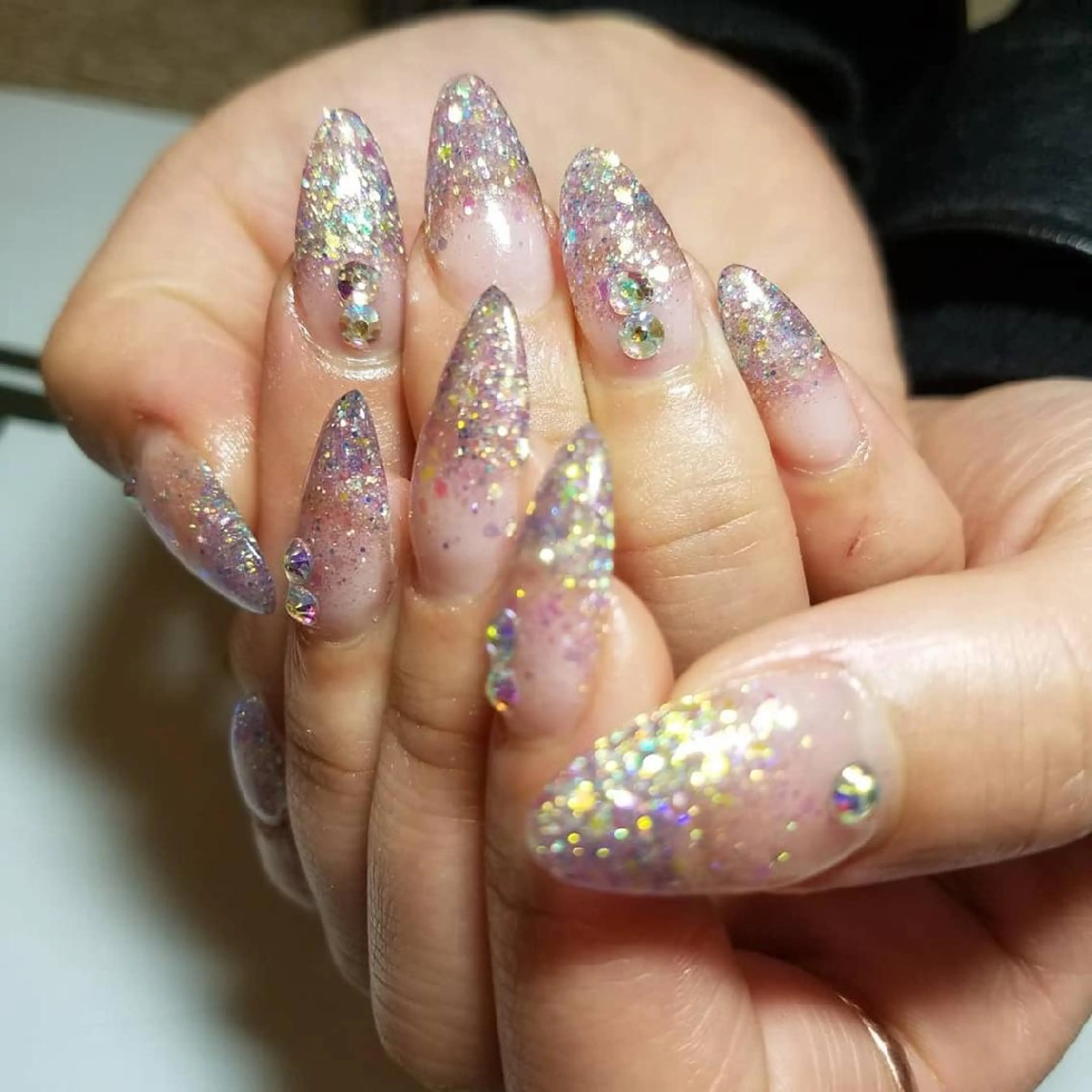 ネイル グラデーション ラメ(グリッター) ラメグラデーション スカルプネイル ストーンネイル JuniNail 주니네일🇰🇷suのネイルデザイン