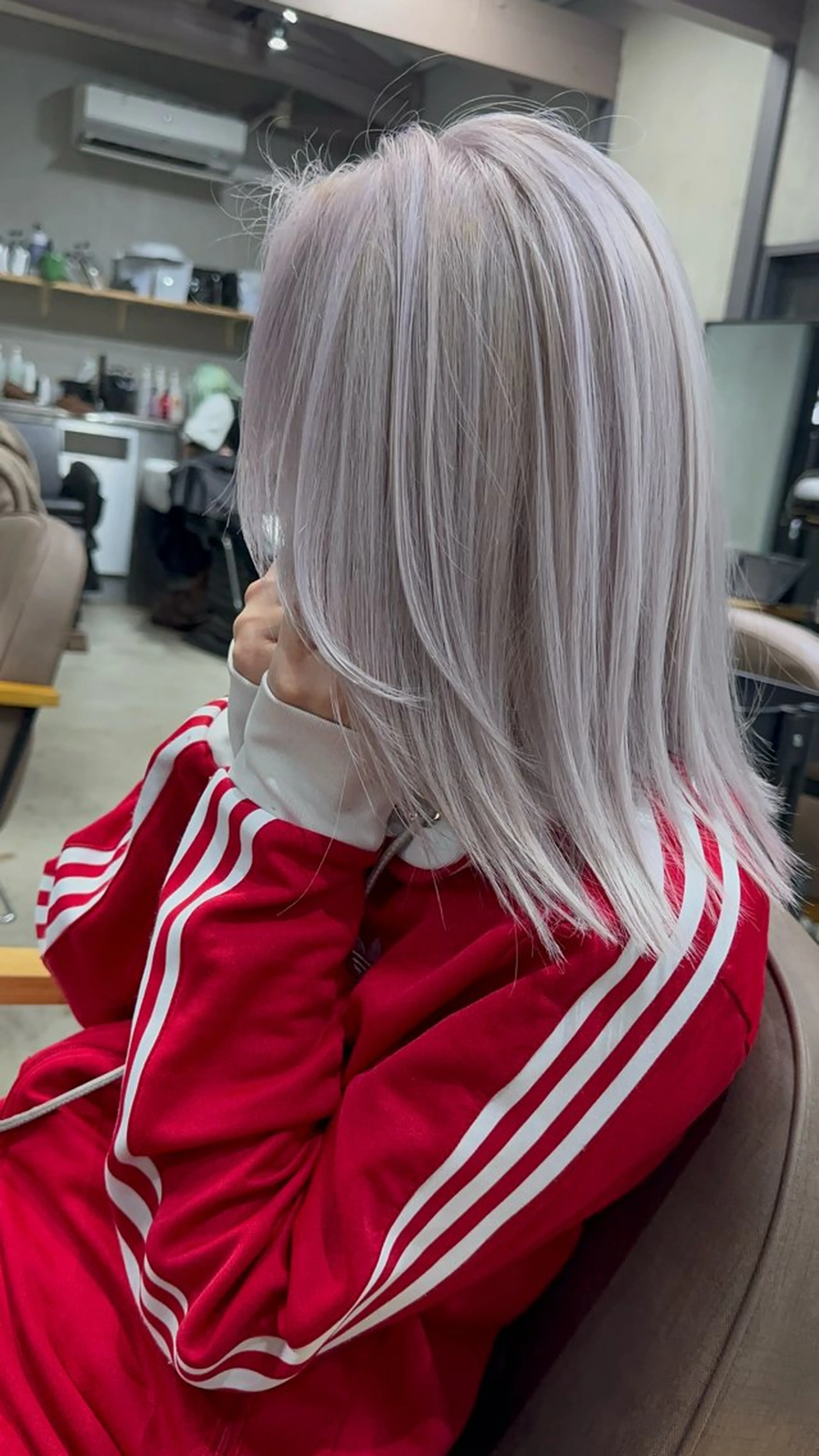 セミロング カラー ヘアカラー AiM エイム　韓国レイヤーのヘアスタイル