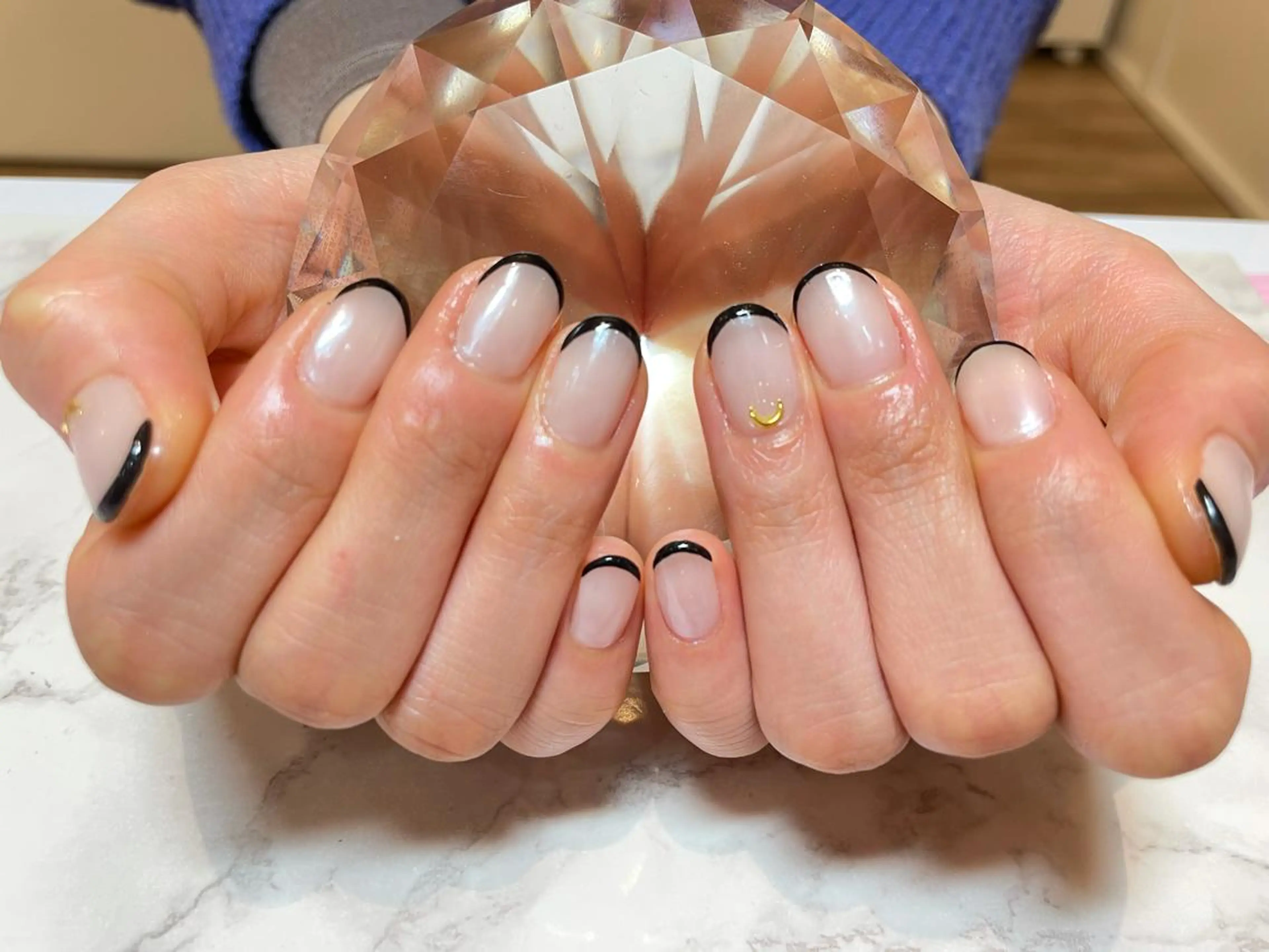 ネイル フレンチネイル SINCERELY シンシアリー🌈のネイルデザイン