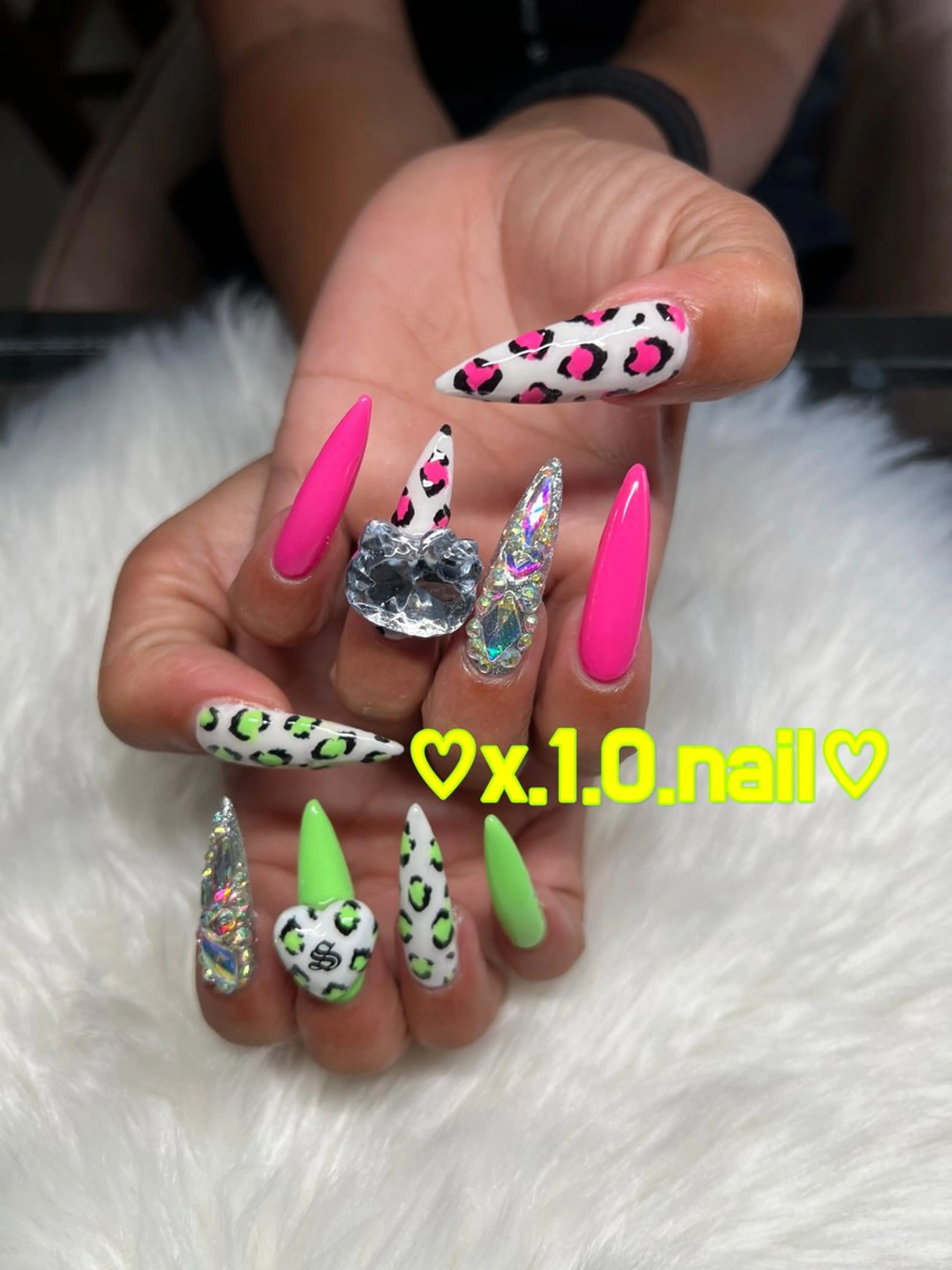 ネイル アニマル柄 アートネイル ニュアンスネイル ネイルチップ ハンドネイル x.1.0.nail ♡Cのネイルデザイン