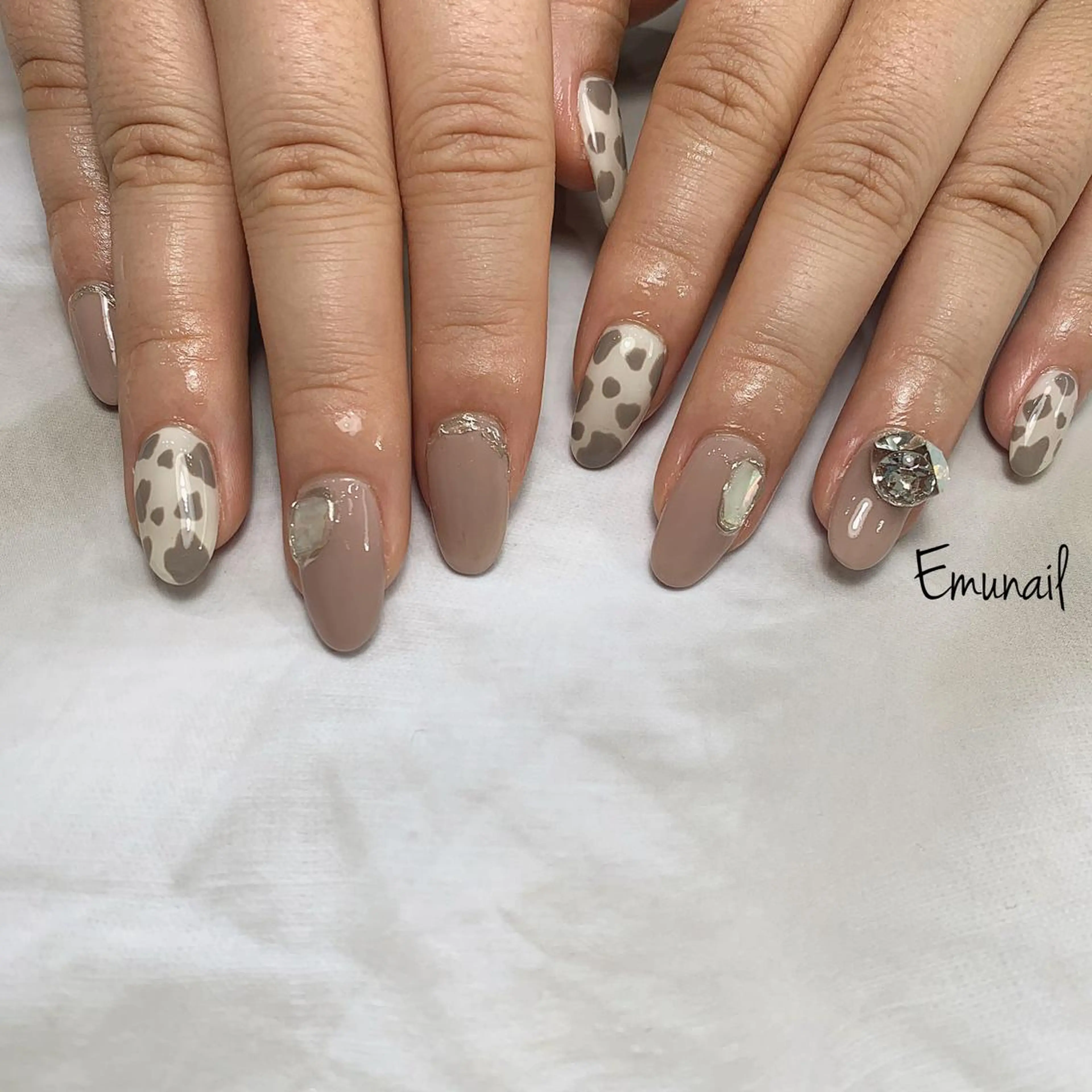 ネイル ストーンネイル ハンドネイル Emu Nailのネイルデザイン