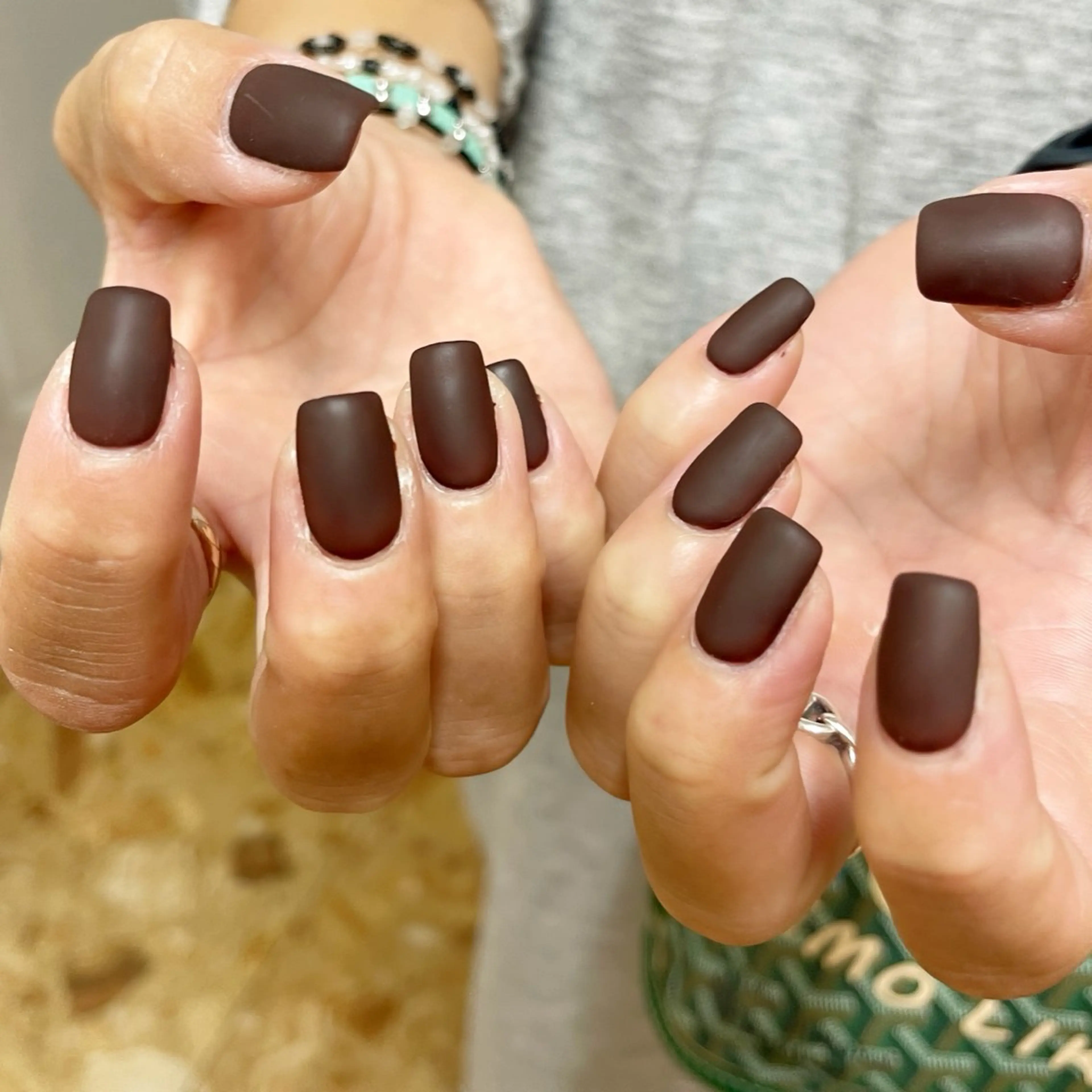 ネイル アートネイル ブラウン フットネイル ジェルネイル キラキラネイル ハンドネイル Y nail なんば堀江店のネイルデザイン