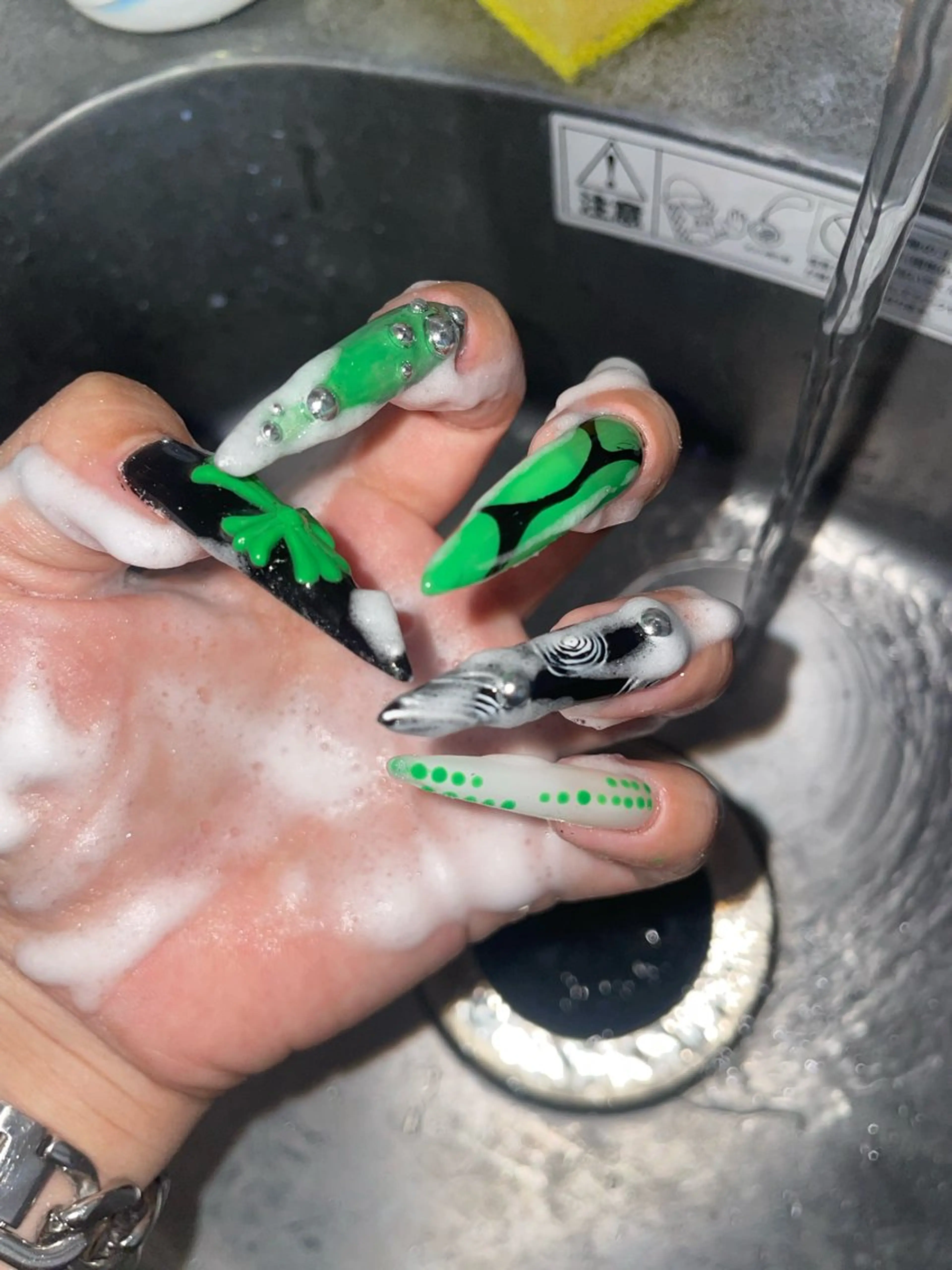 ネイル ハンドネイル ひめか🫁 推し概念・個性派のネイルデザイン