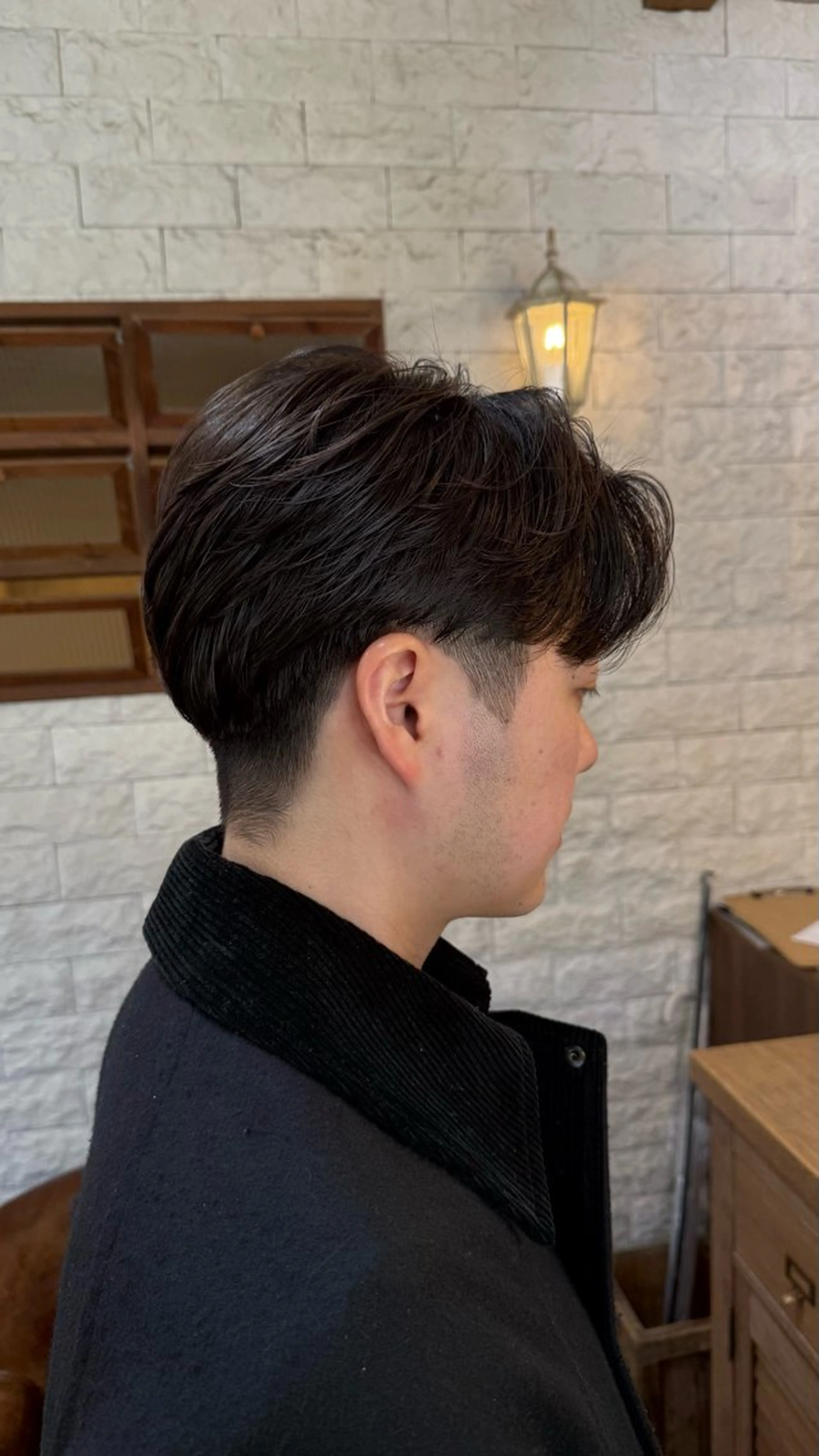 ショート パーマ メンズ センターパート メンズパーマ カット パーマ 透明感カラー🫧 nanamiのヘアスタイル