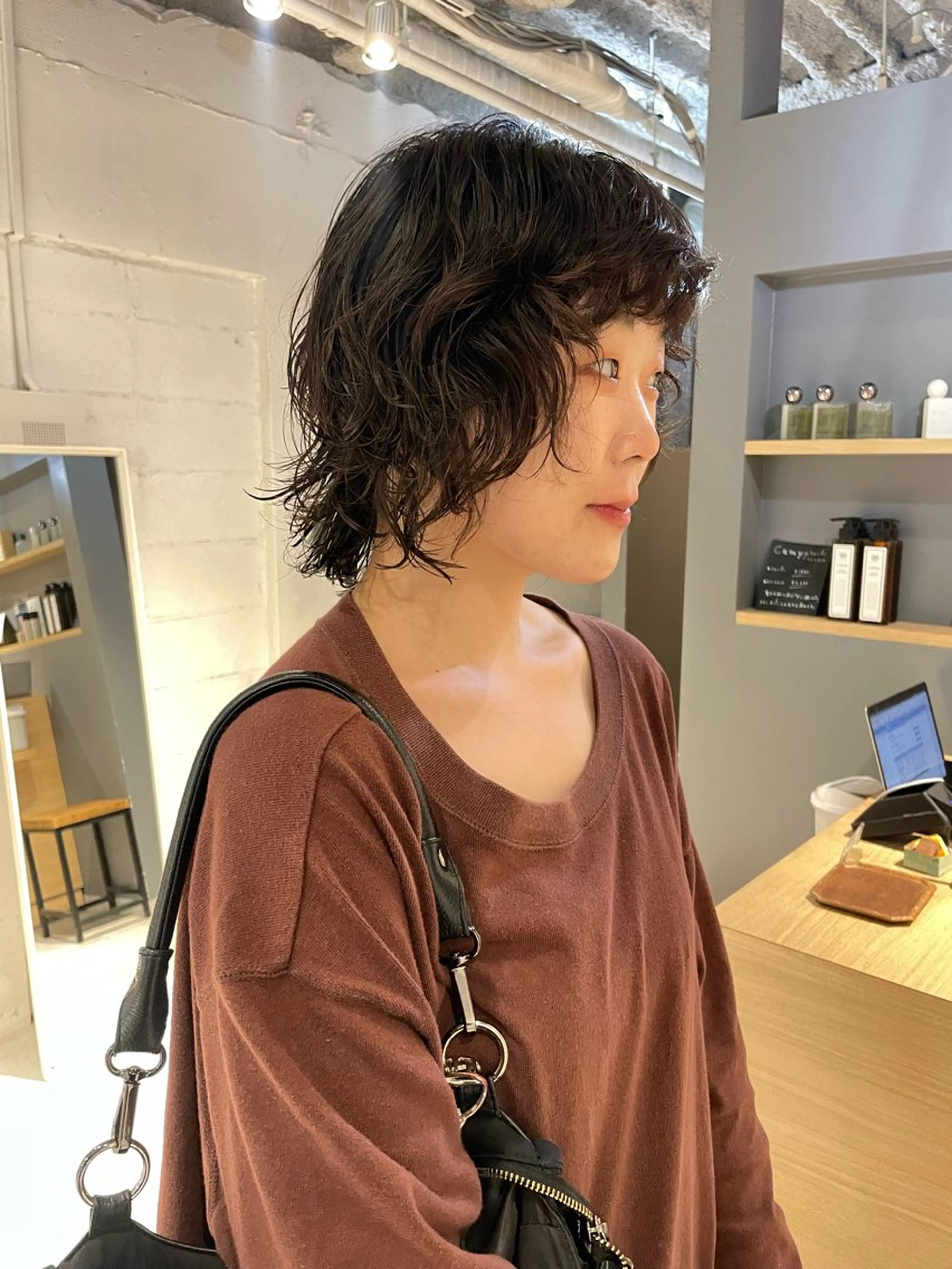 ショート カラー パーマ ウルフカット ニュアンスパーマ カット ヘアカラー パーマ トリートメント レイヤー×初 パーマ|hinakoのヘアスタイル