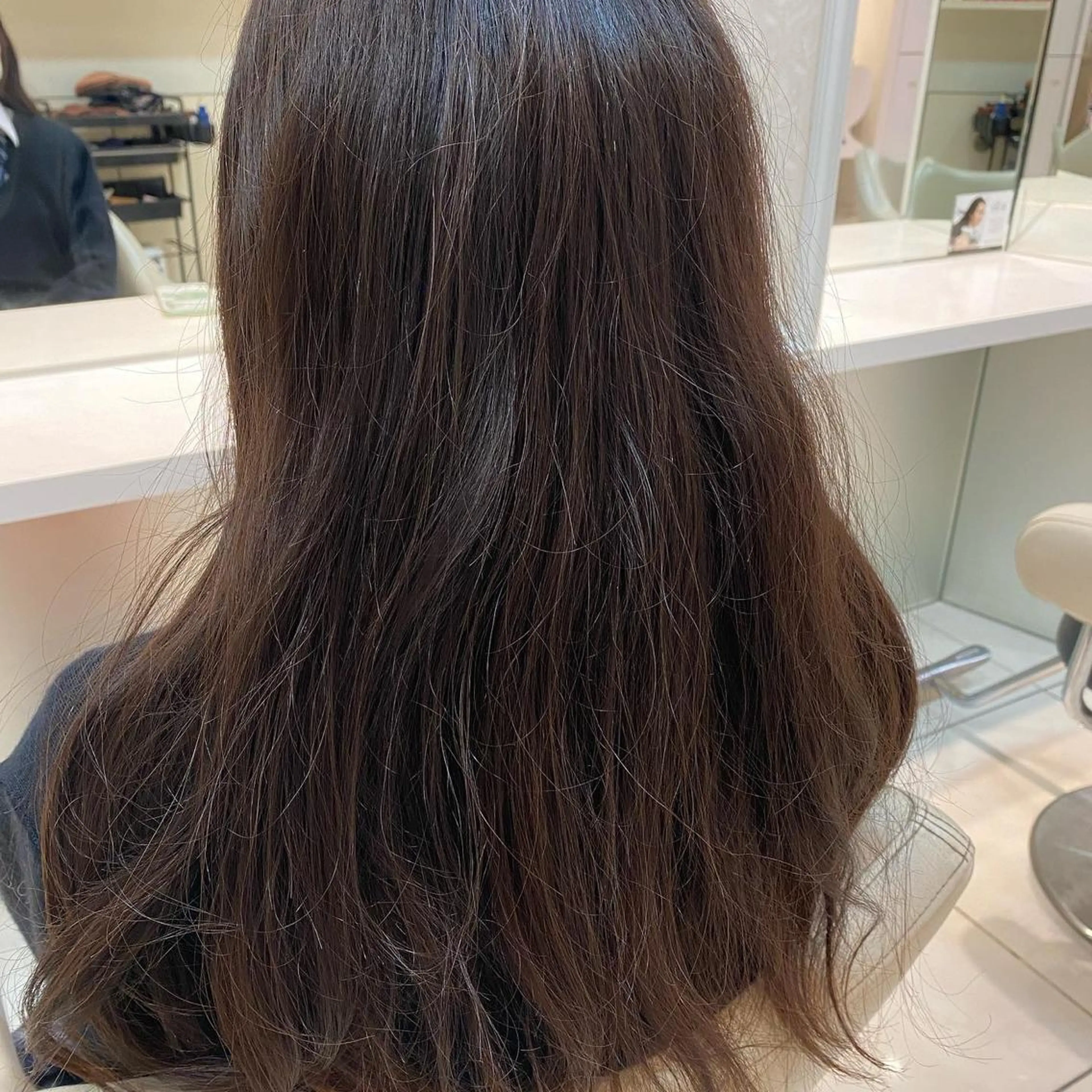 セミロング 縮毛矯正 💎髪質改善/縮毛矯 正特化💎鈴木一寿のヘアスタイル