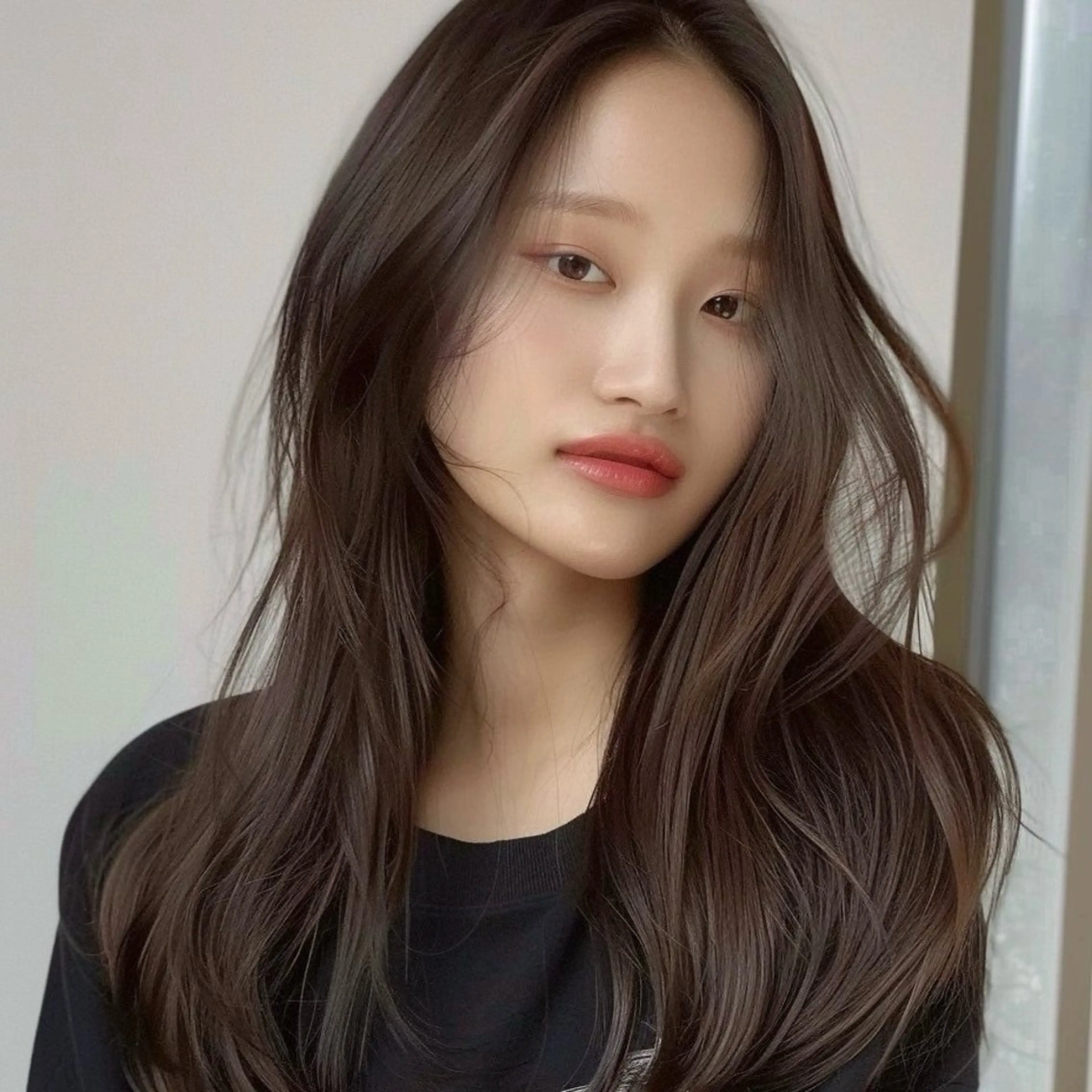 ロング カラー 岡田 佳子のヘアスタイル