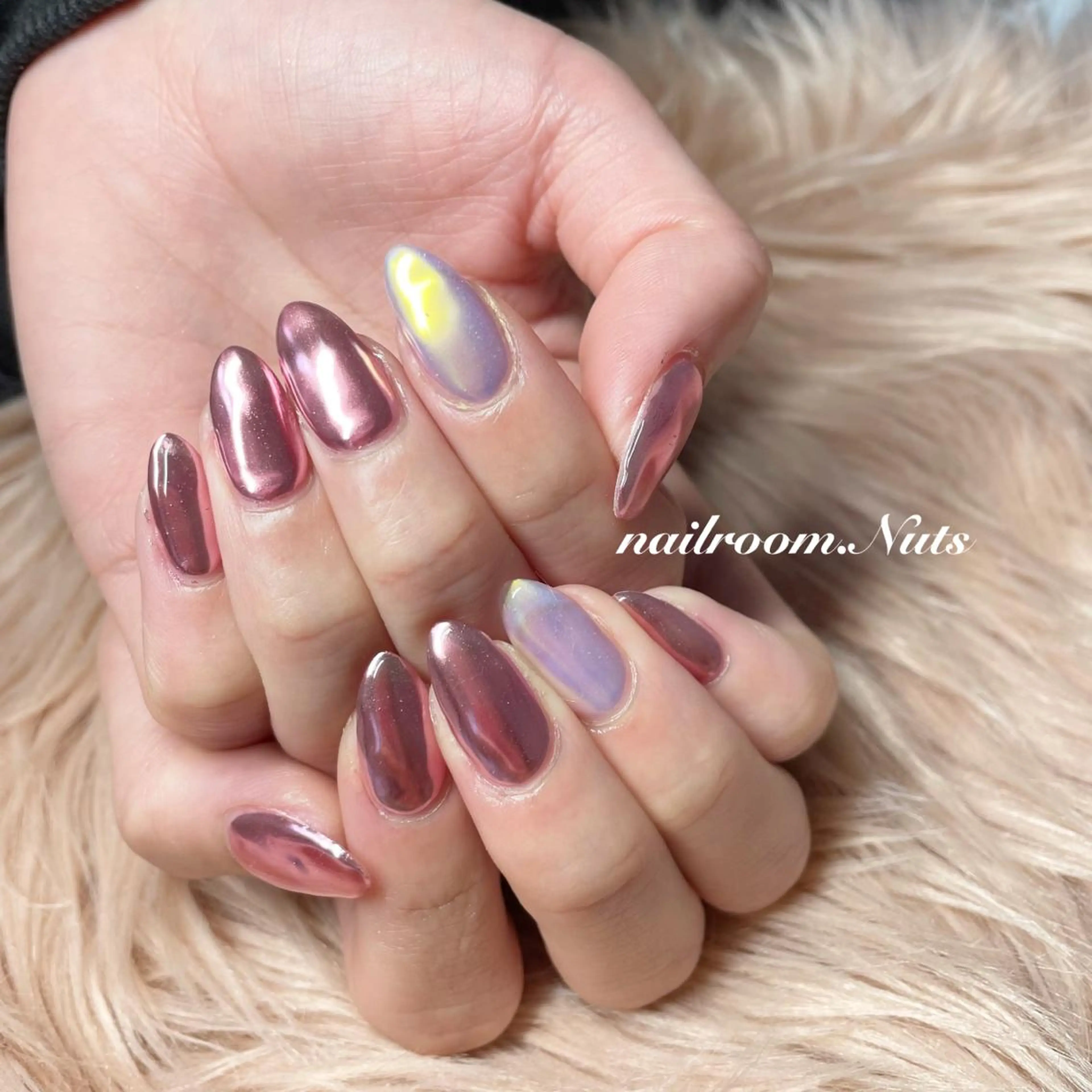 ネイル ミラーネイル ハンドネイル nailsalon Nutsのネイルデザイン