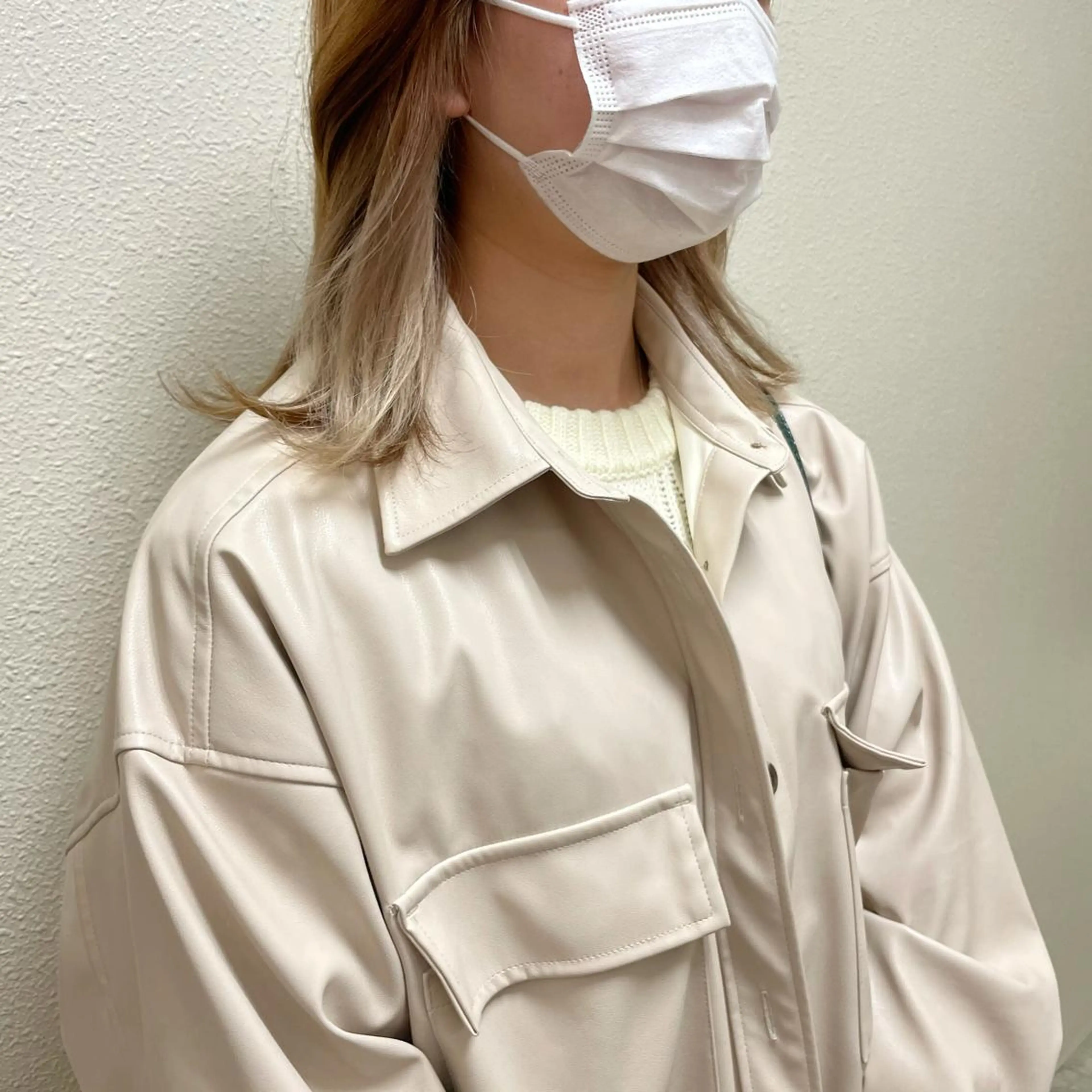 ミディアム カラー パーマ ヘアアレンジ メンズ キッズ ネイル マツエク・マツパ メンズブリーチ メンズハイライト メンズインナーカラー メンズ韓国風 ブリーチ 切りっぱなしヘアボブ ミディアムヘアRYOのヘアスタイル