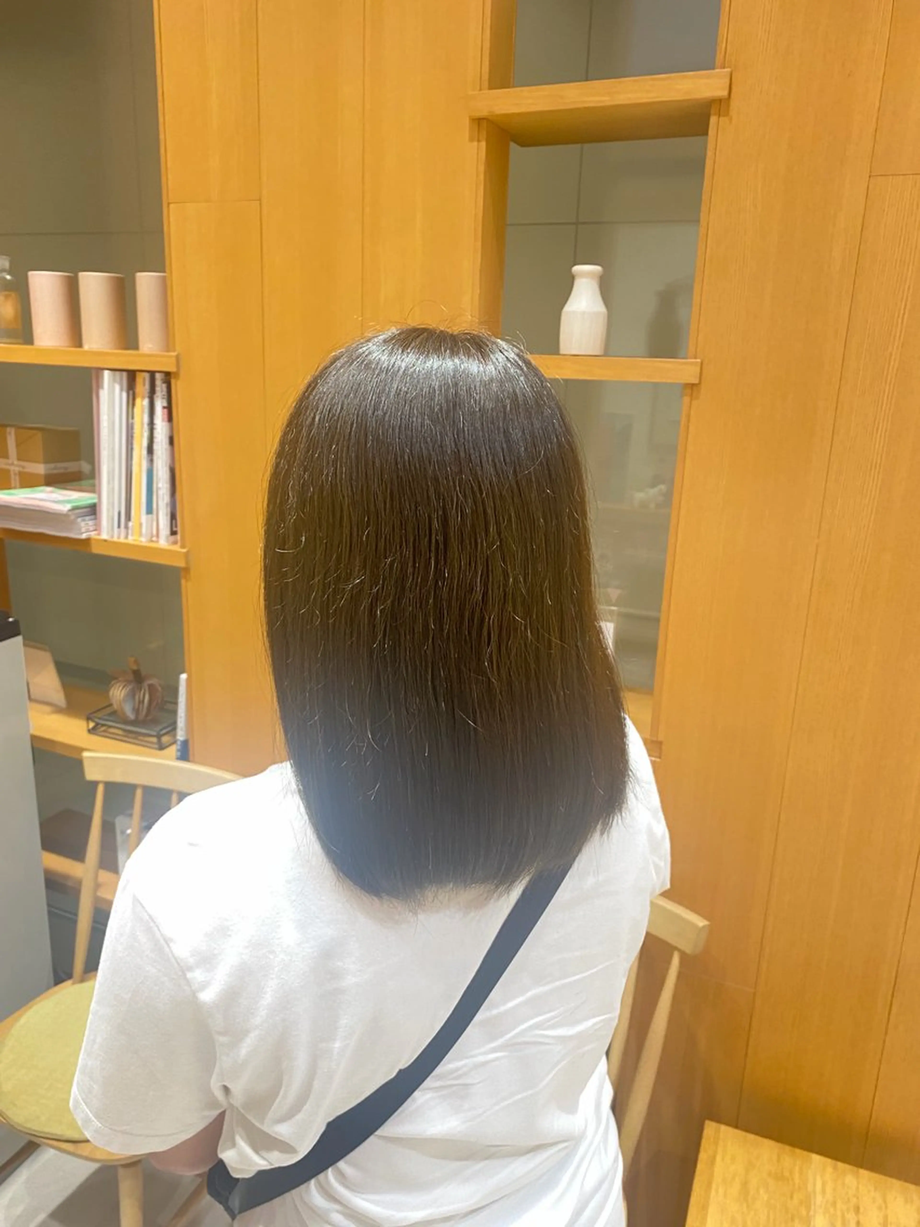 ミディアム パーマ 縮毛矯正 トリートメント 💎ツヤ髪ストレート カラー💎かのんのヘアスタイル