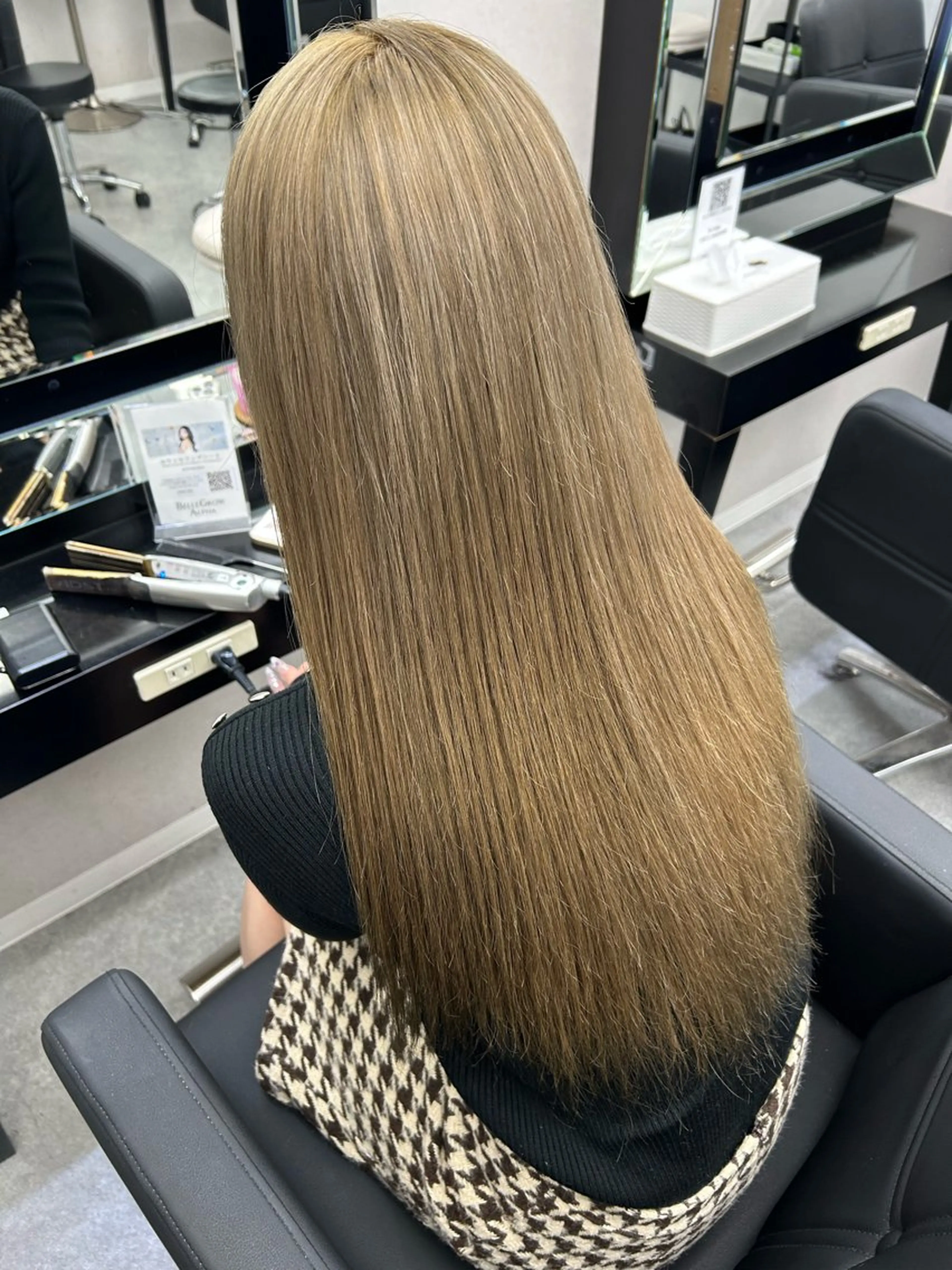 ロング カラー ベージュカラー ミルクティーベージュ ヘアカラー 馴染ませエクステ/ ヒロヤのヘアスタイル