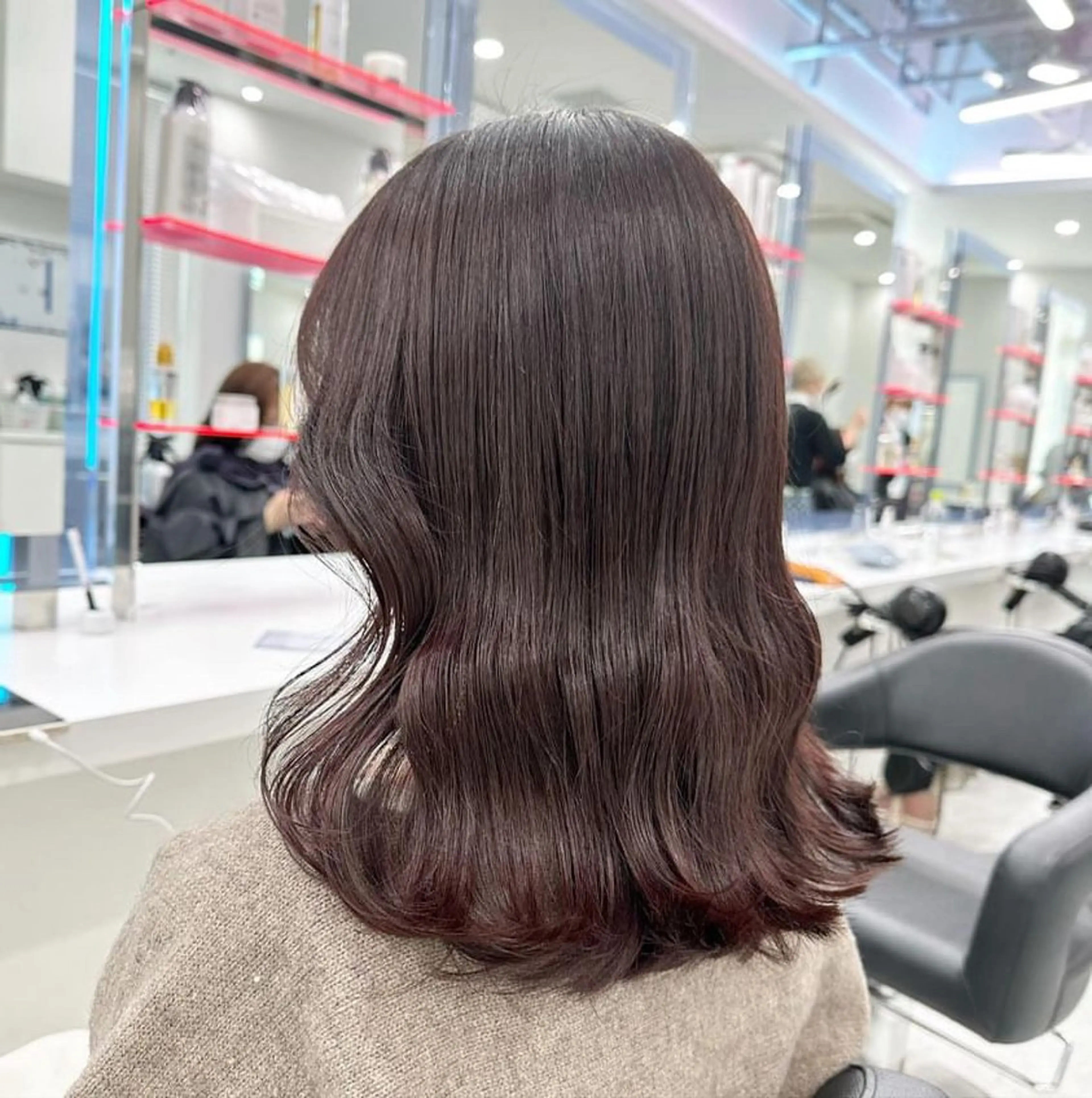 セミロング カラー ブラウンカラー カシス 髪質改善 トリートメント 💓ブリーチ特化 透明感💓あい💓のヘアスタイル