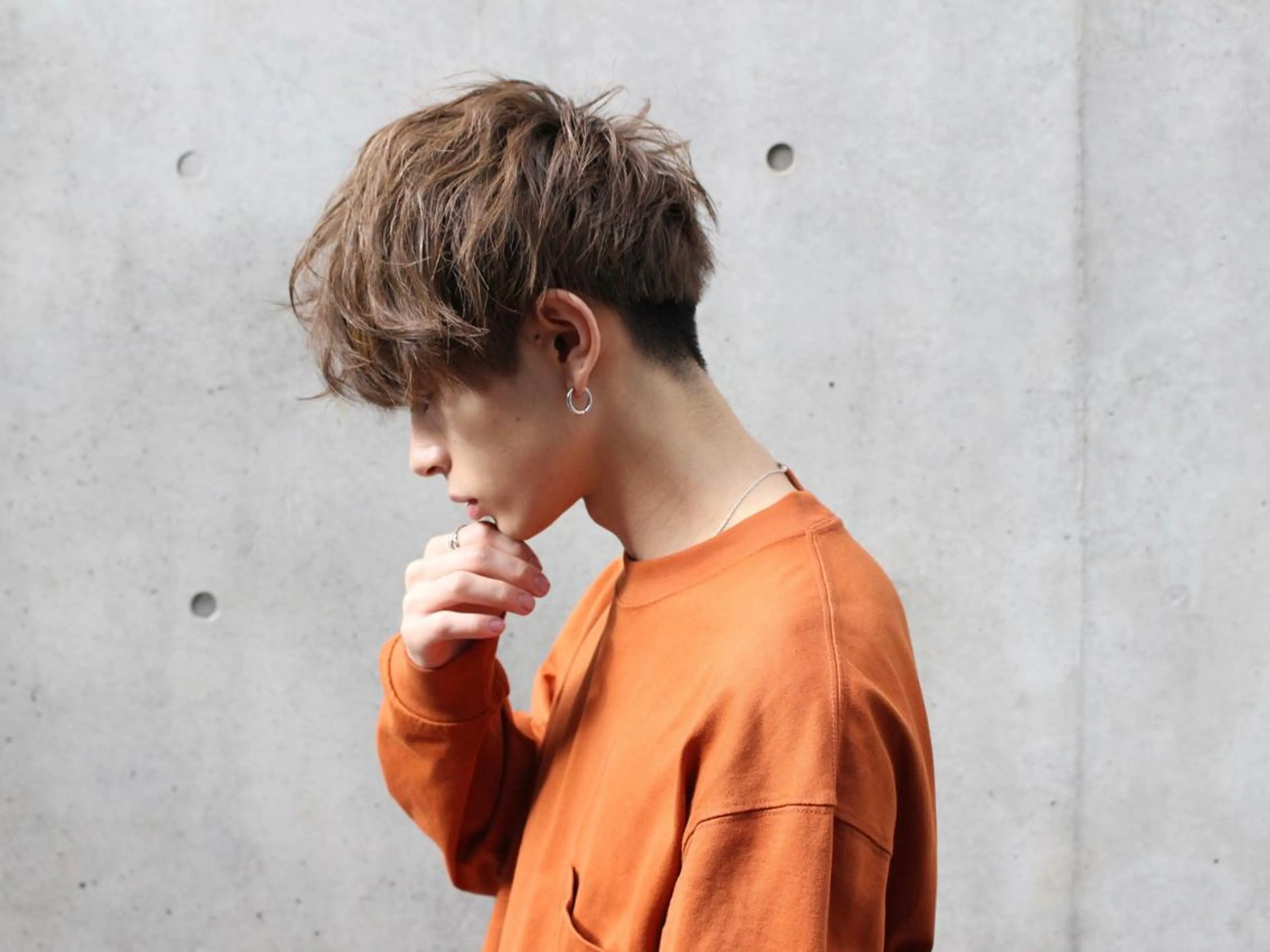 ショート メンズ メンズブリーチ メンズハイライト メンズインナーカラー ハイライト 髪質改善 newibelsia 名駅のヘアスタイル