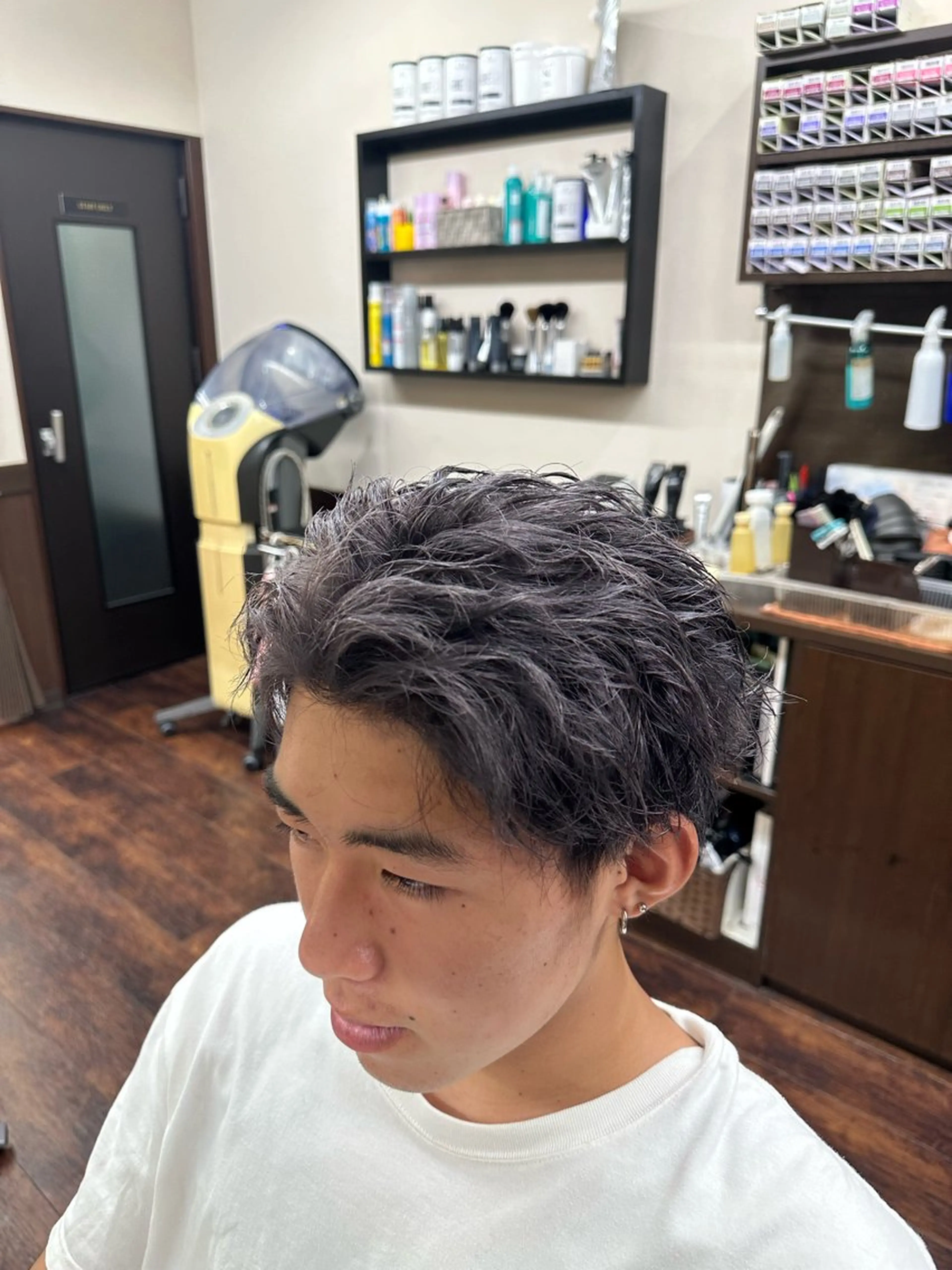 カラー メンズ メンズブリーチ ブリーチ シルバー ヘアカラー 【AMAN】鈴木 晴紀のヘアスタイル