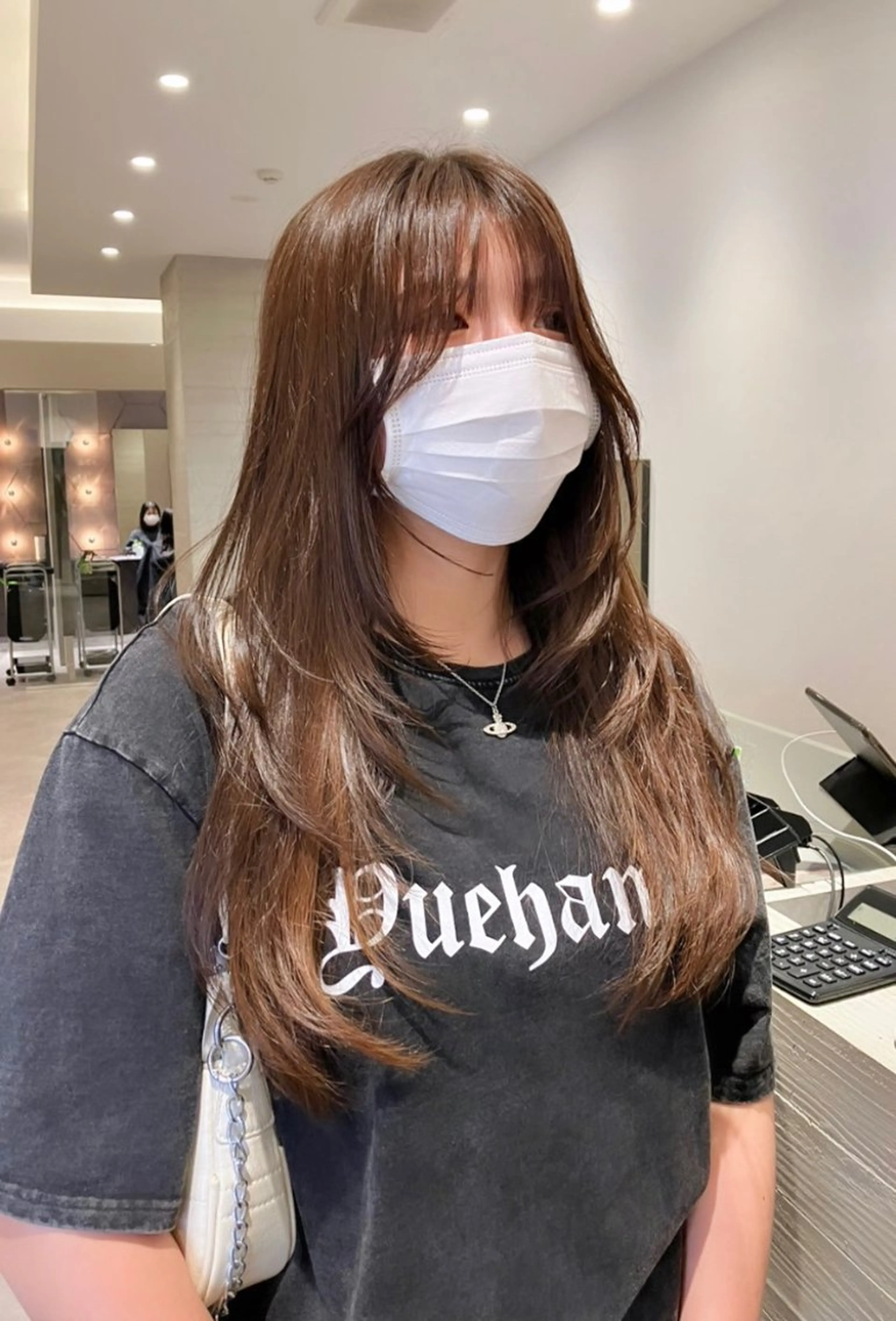 ロング レイヤーカット サキ🤍ハイトーン 🩰くびれ巻きヘアのヘアスタイル