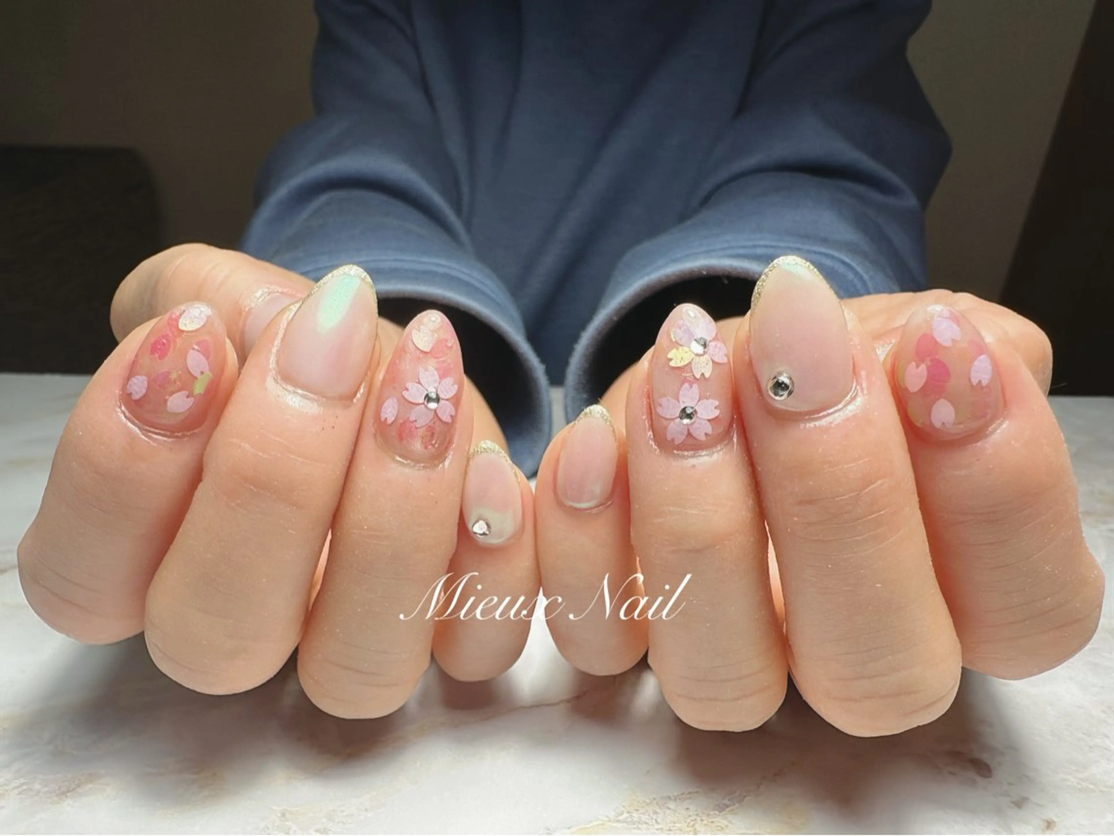 ネイル ハンドネイル 市川 麻衣子のネイルデザイン