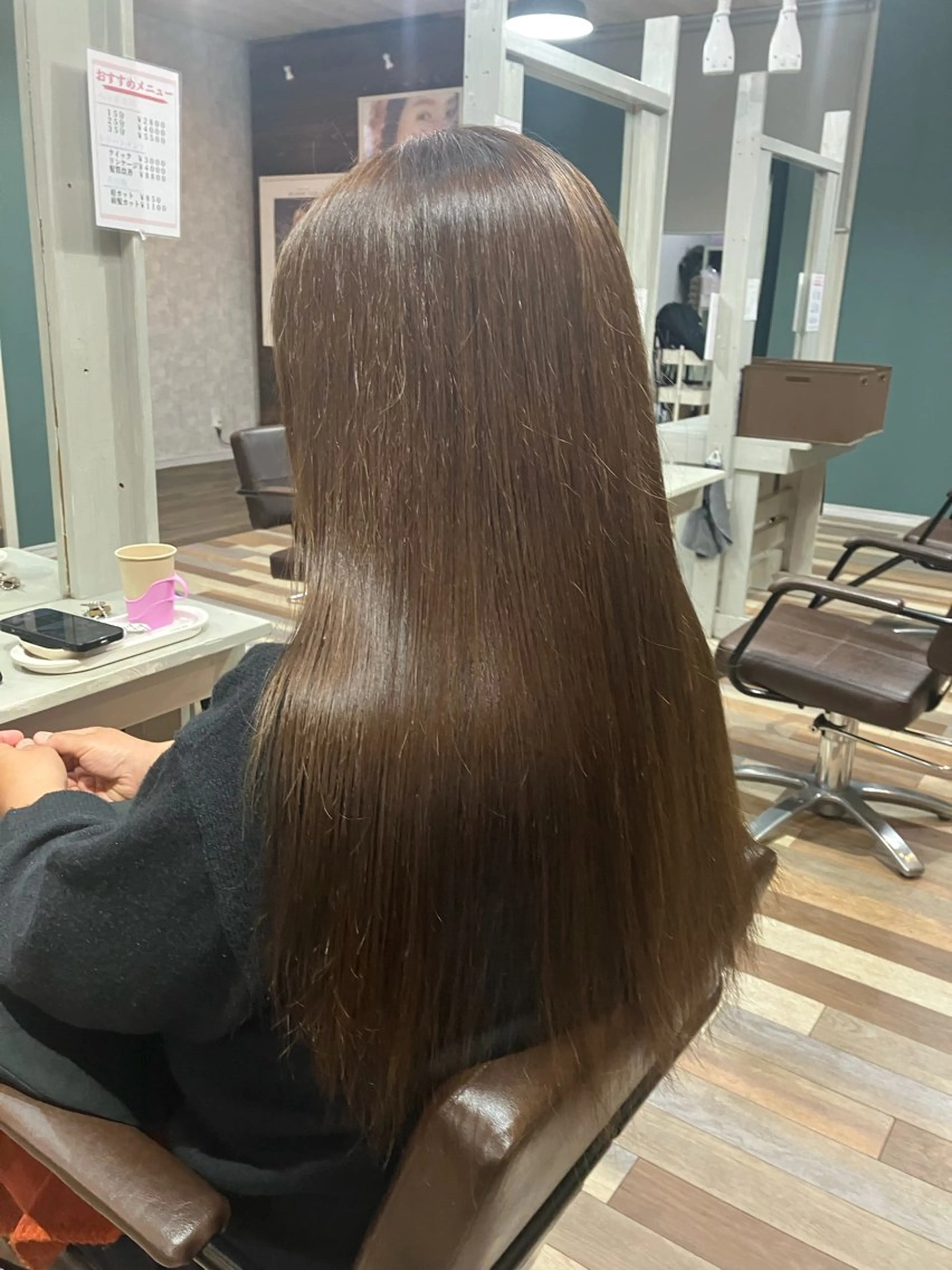 ロング カラー グレージュ トリートメント 坂本 明子のヘアスタイル