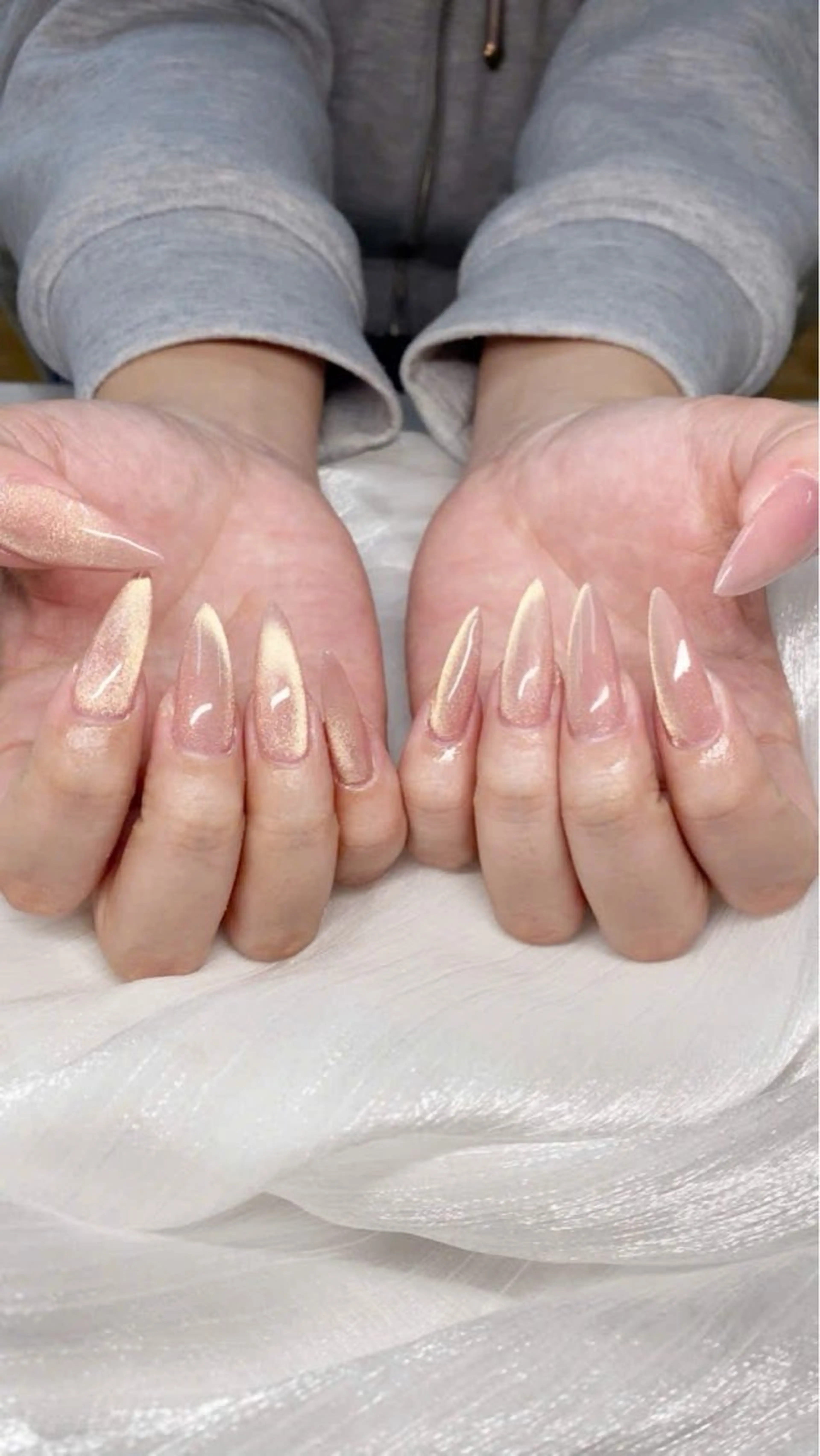 ネイル 成人式 フレンチネイル グラデーション 韓国ネイル マグネットネイル ハンドネイル ハンドケア Hara Nail 【パラジェル使用】のネイルデザイン