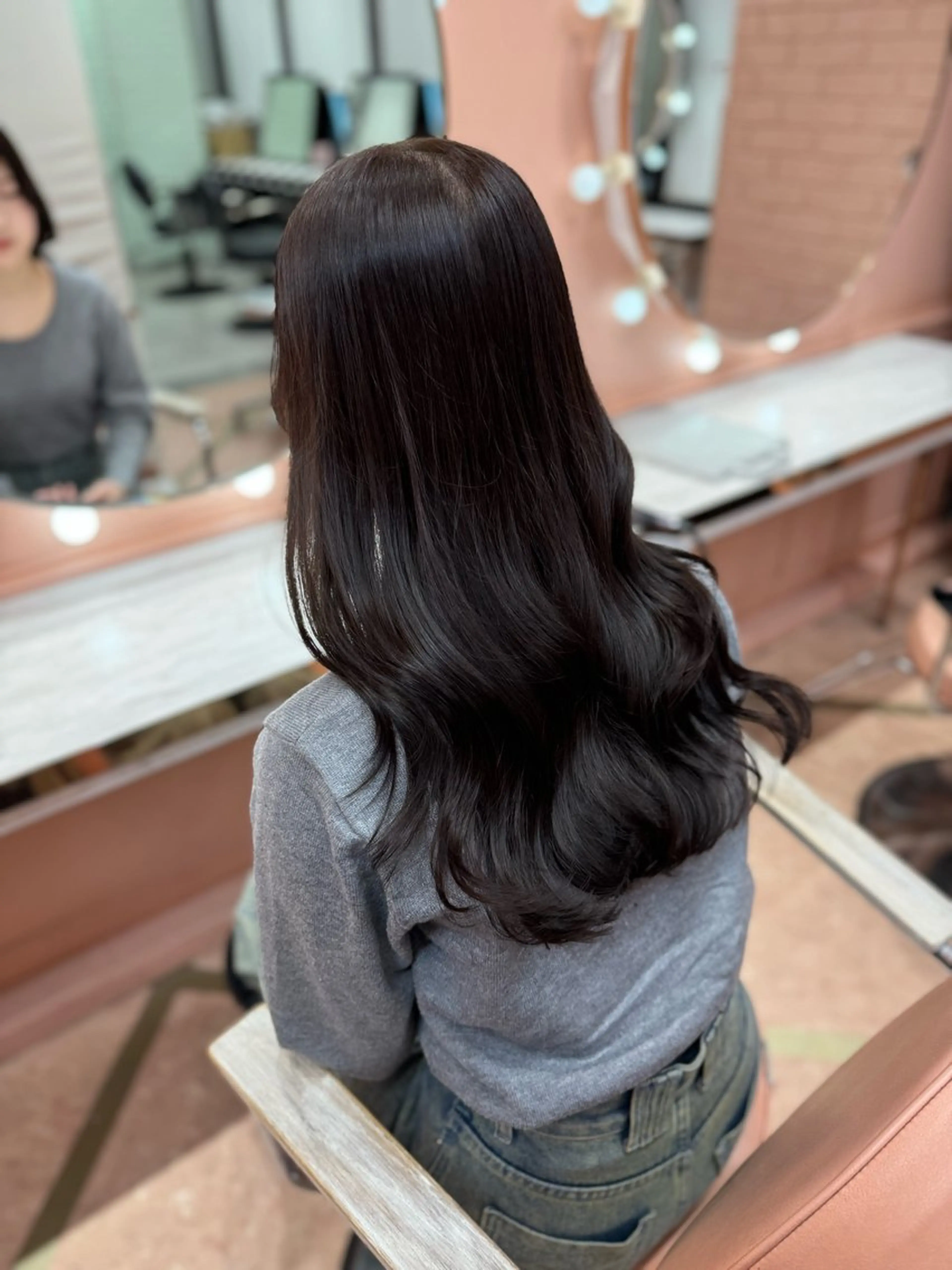 ロング カラー 🇰🇷韓国風ハイ トーンKANA🖤のヘアスタイル