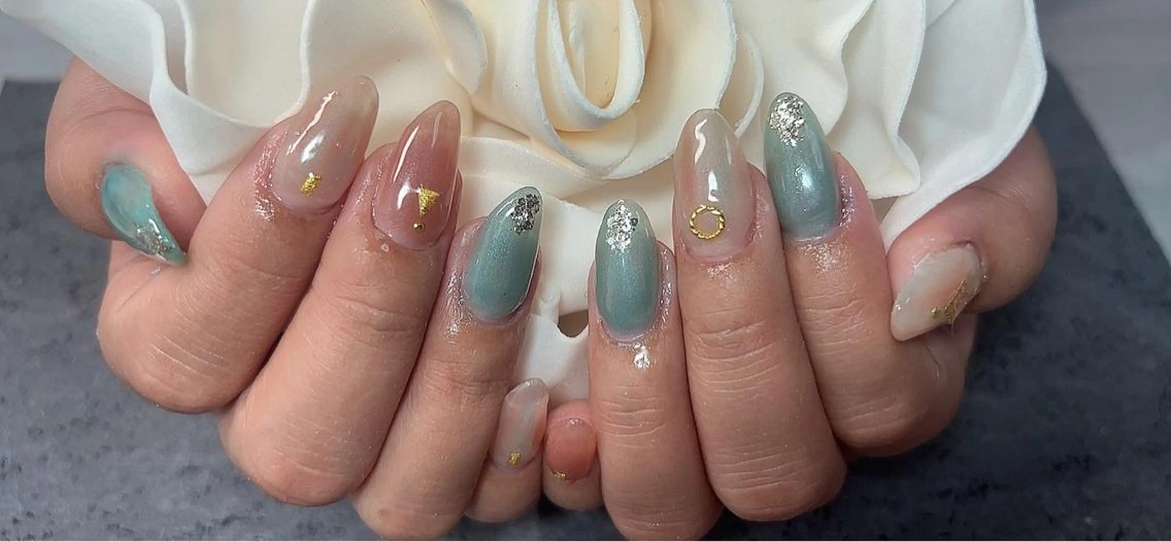 ネイル グラデーション ニュアンスネイル Ruana Nailのネイルデザイン