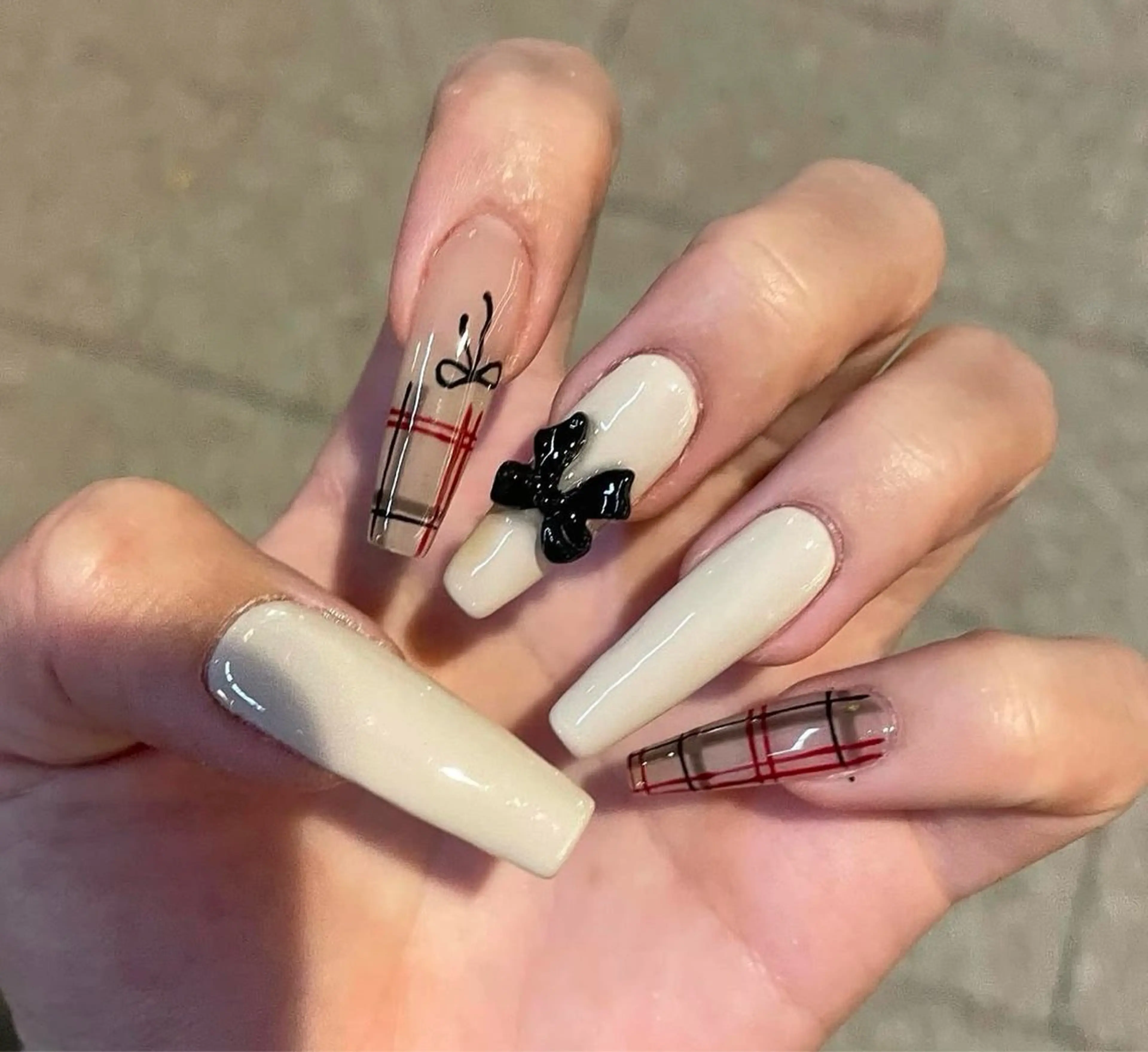 ネイル グラデーション キラキラネイル ワンカラーネイル 冬ネイル Jenn Nail Salonのネイルデザイン