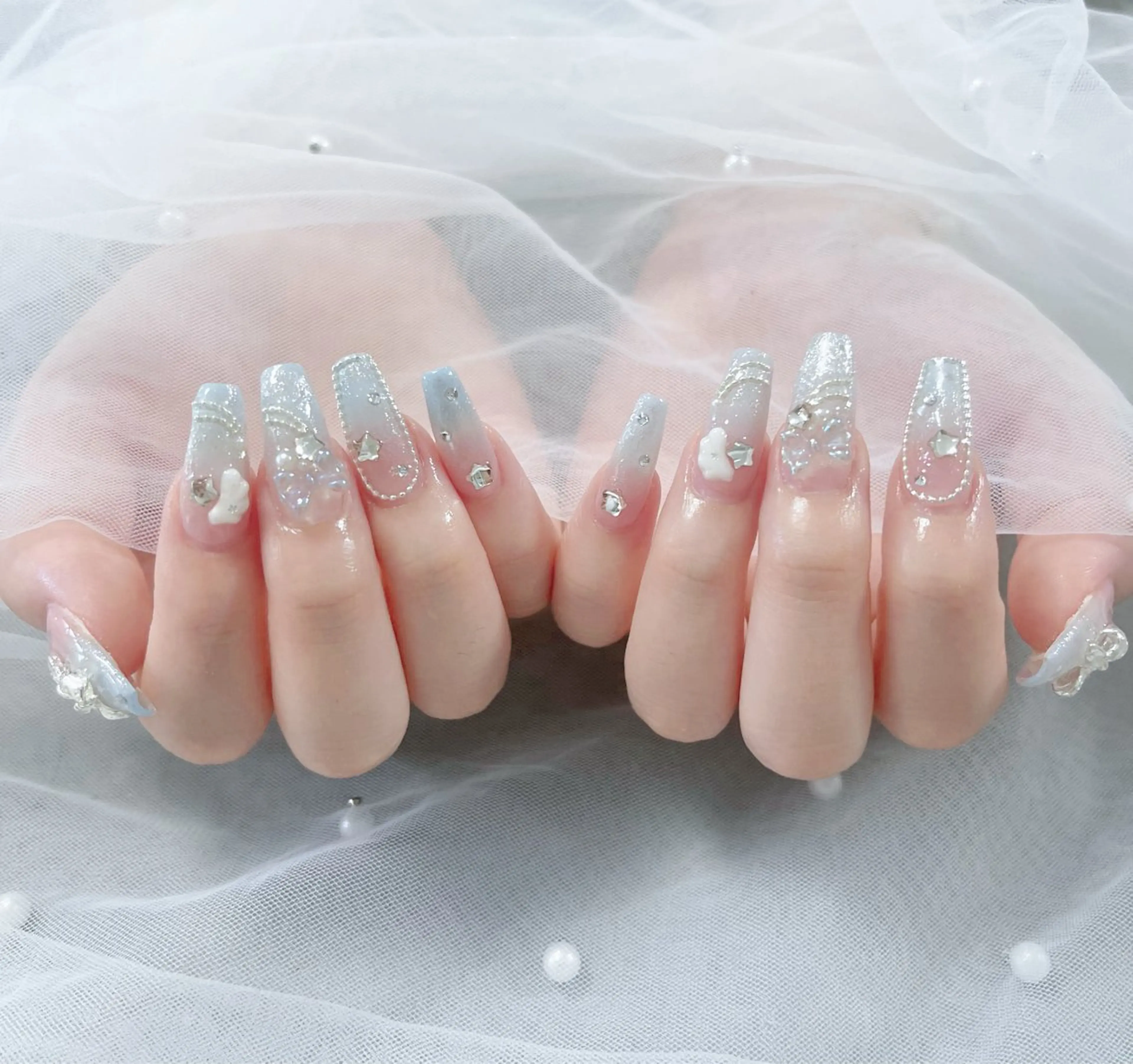 ネイル オーロラネイル クリアネイル フラッシュネイル ジェルネイル グラデーション Amee Nail Salonのネイルデザイン