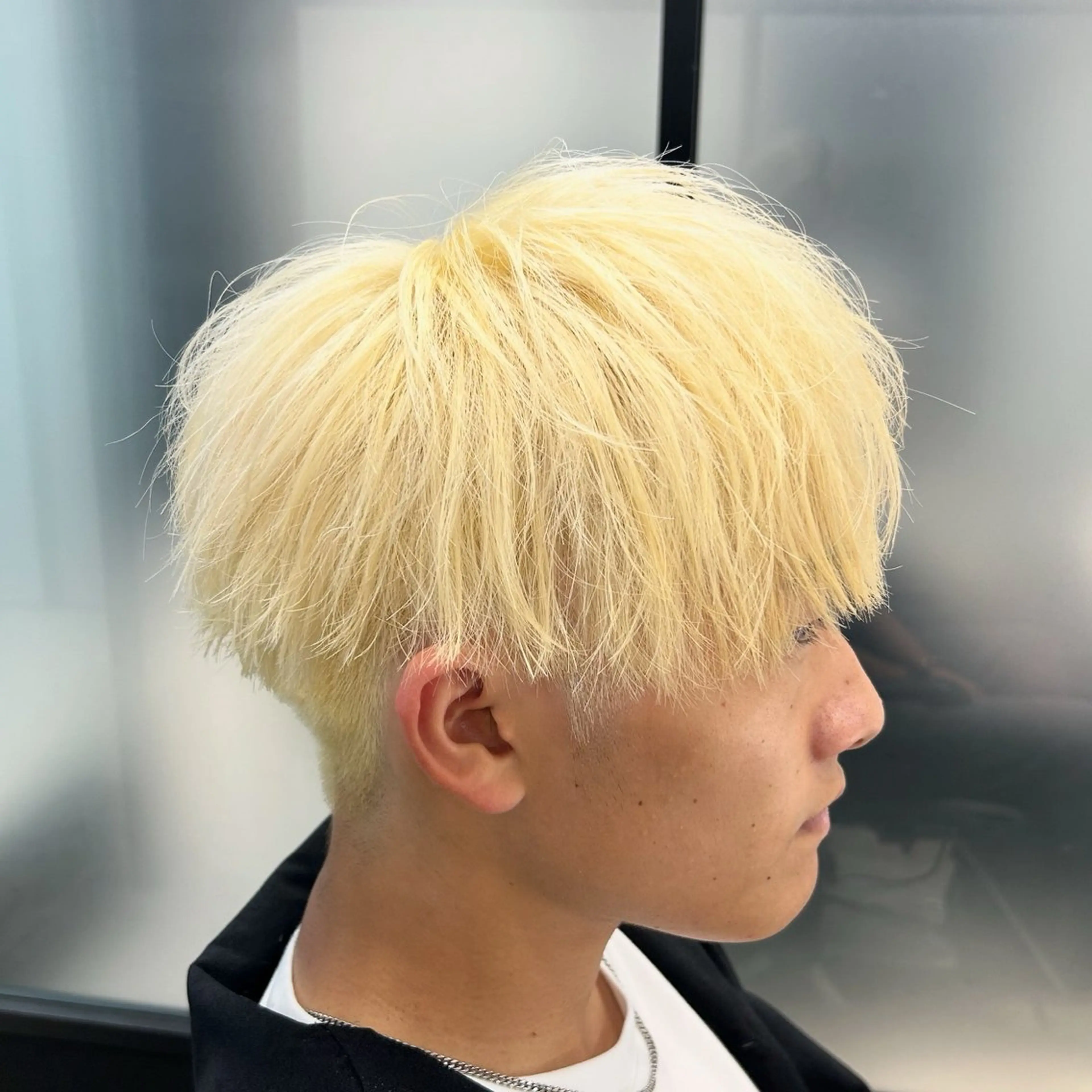 カラー メンズ メンズハイトーン マッシュ 抜きっぱなしブロンド ブロンド ハイトーンカラー 渋谷メンズヘア/ 加藤優一のヘアスタイル