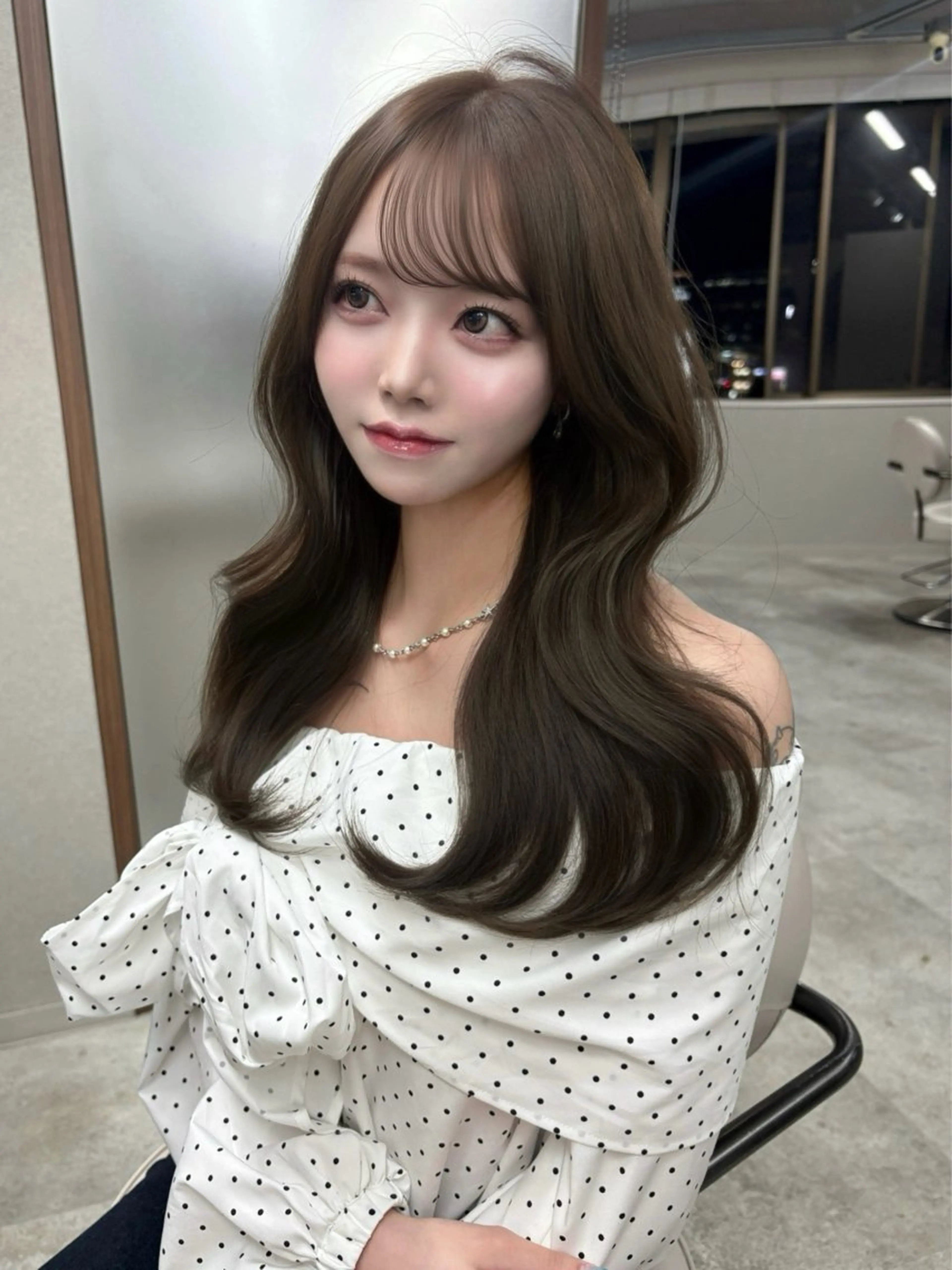 ロング カット ヘアカラー 家村 茉由のヘアスタイル