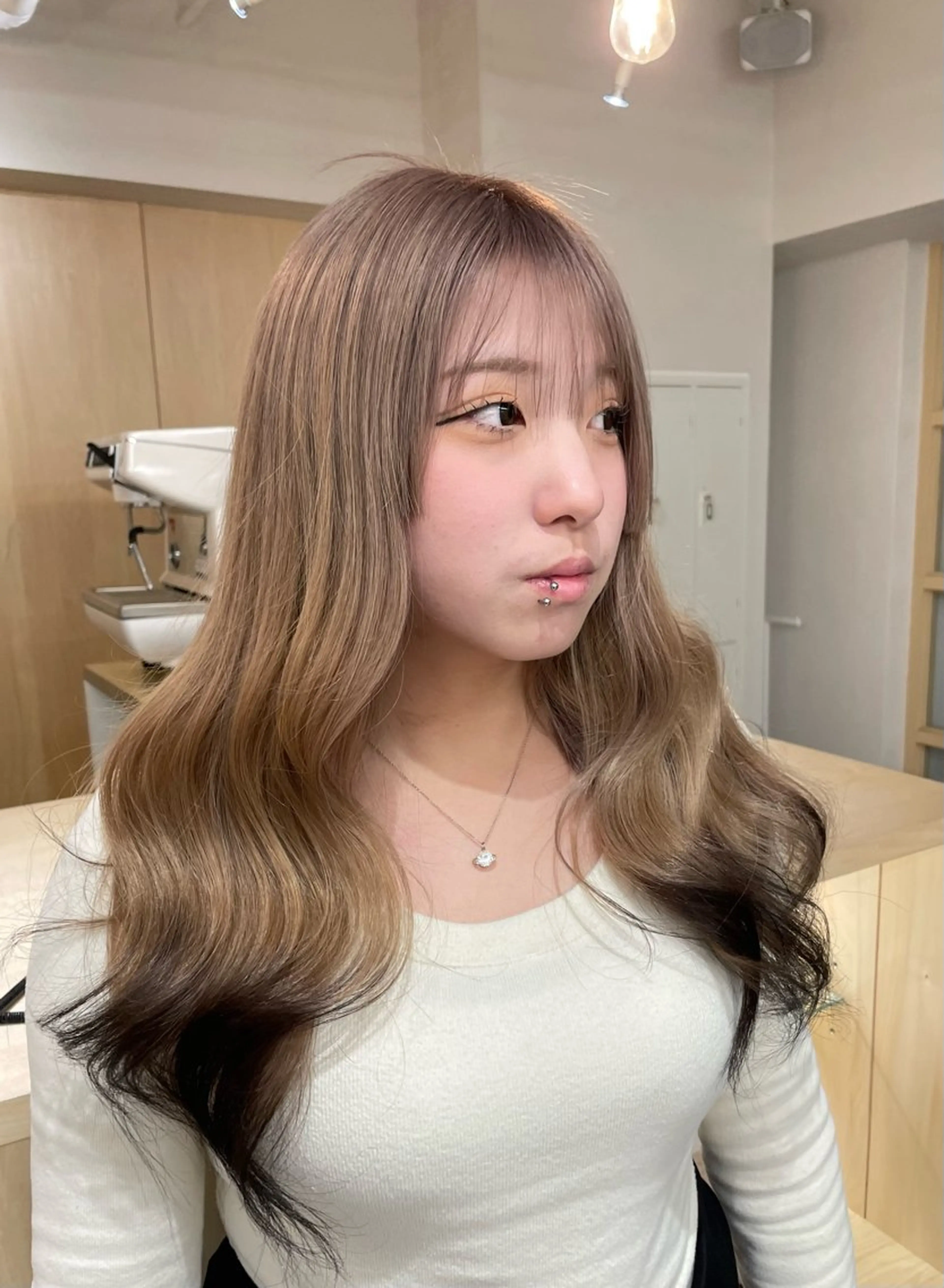 平日17時、土日18以降限定！-ダブルカラー👑※ブリーチ込み　2ステップトリートメント付き✨の写真