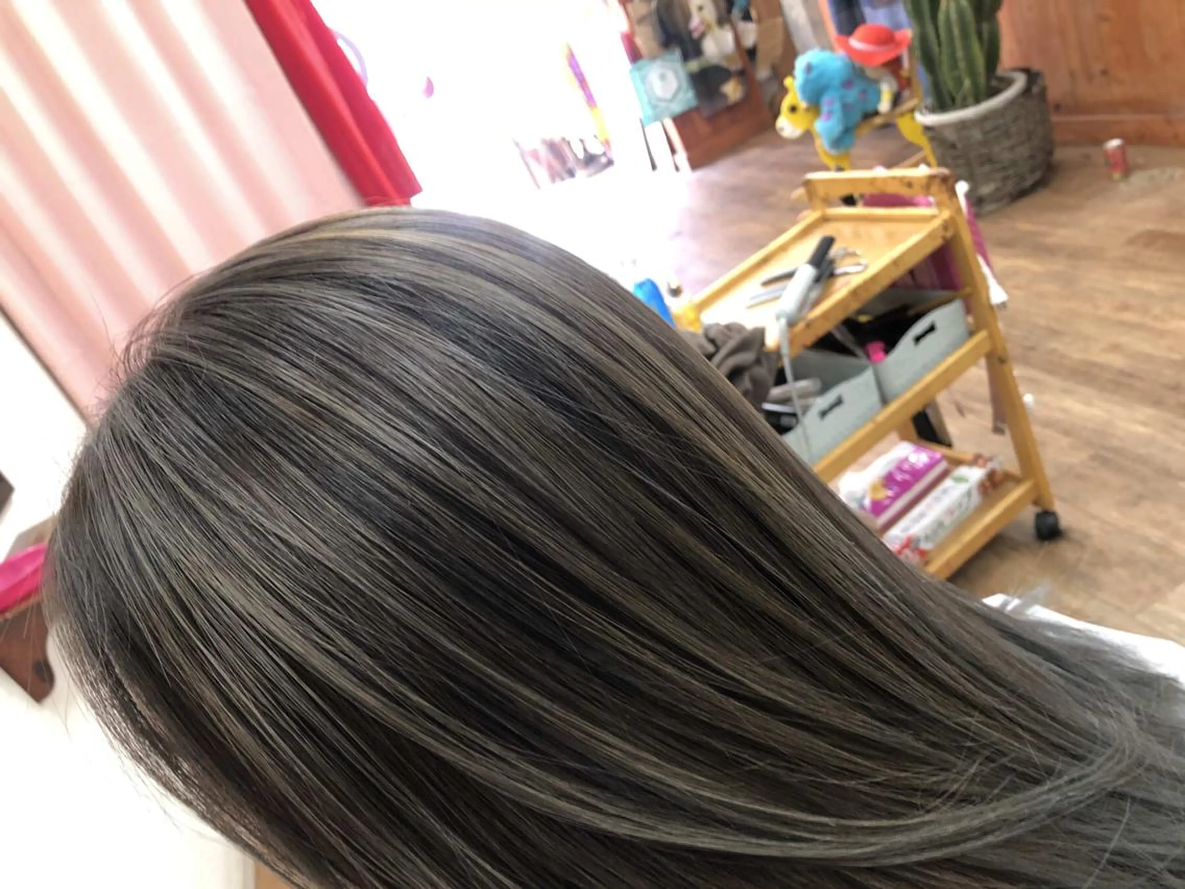 ハイライトヘアカラー（W）＋自社開発トリートメントの写真