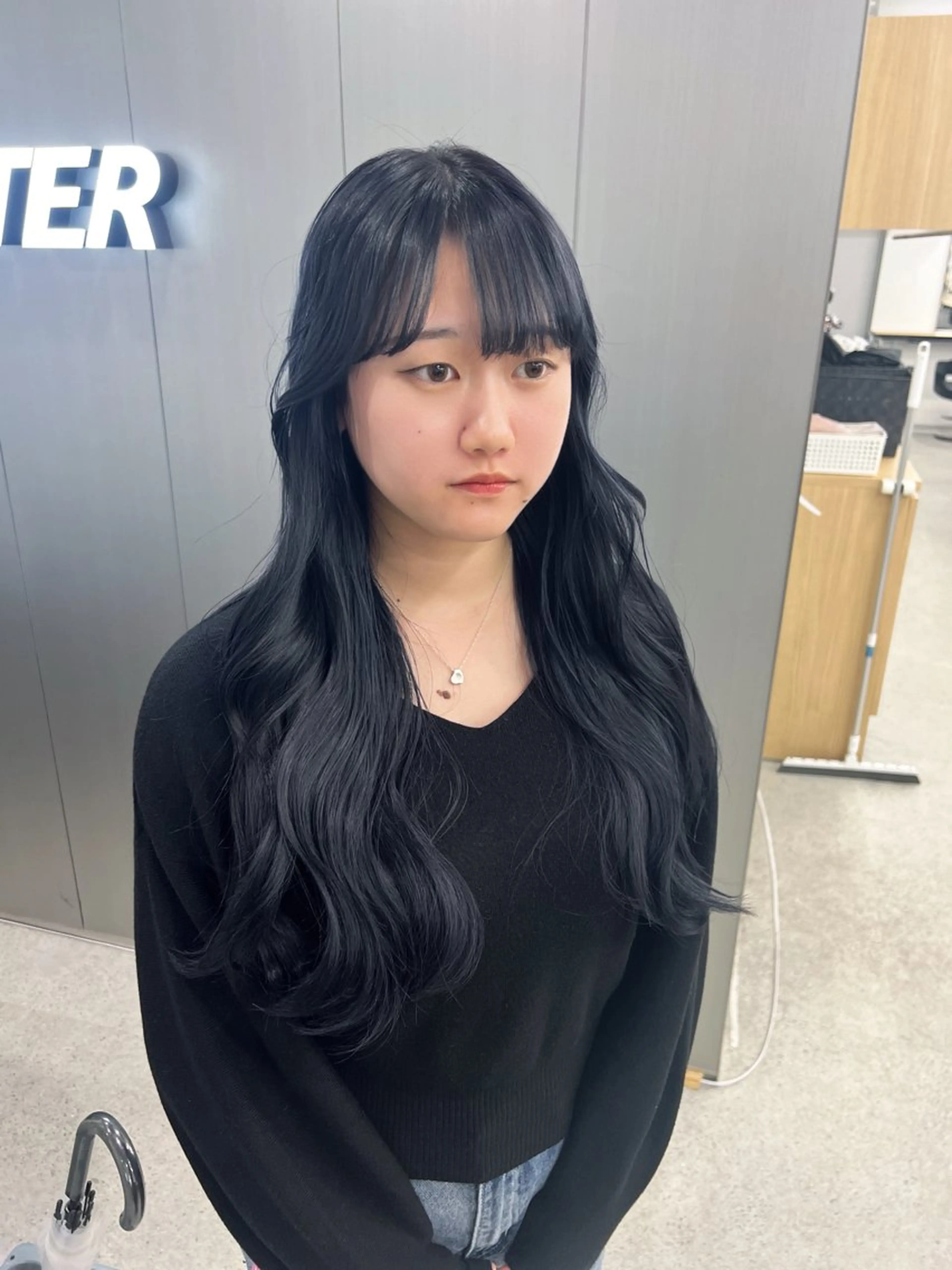 ロング カラー 暗髪🩶ラベンダー/ ブルー/ユウナ🤍のヘアスタイル