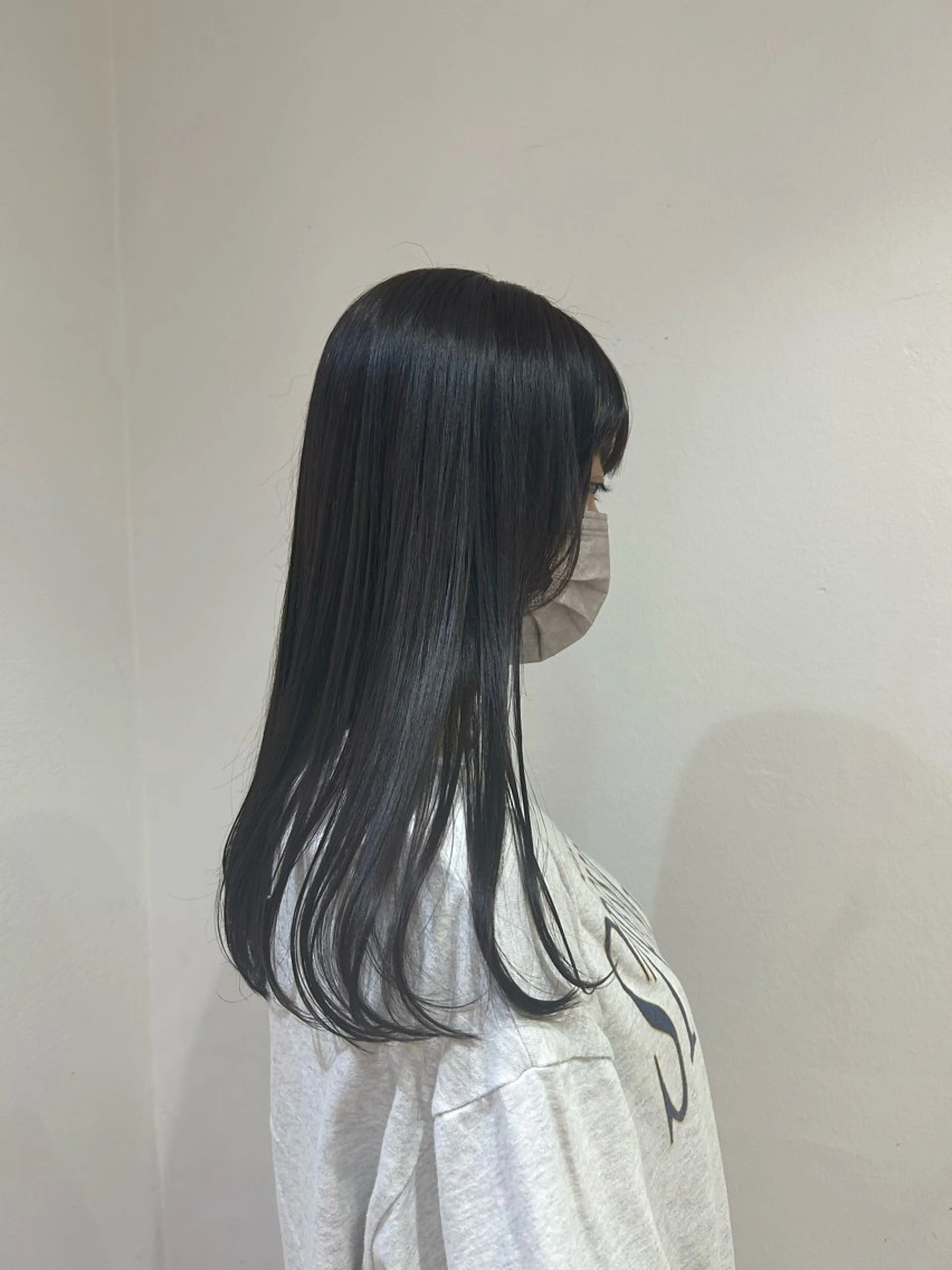 ロング カラー 川筋 桃果のヘアスタイル