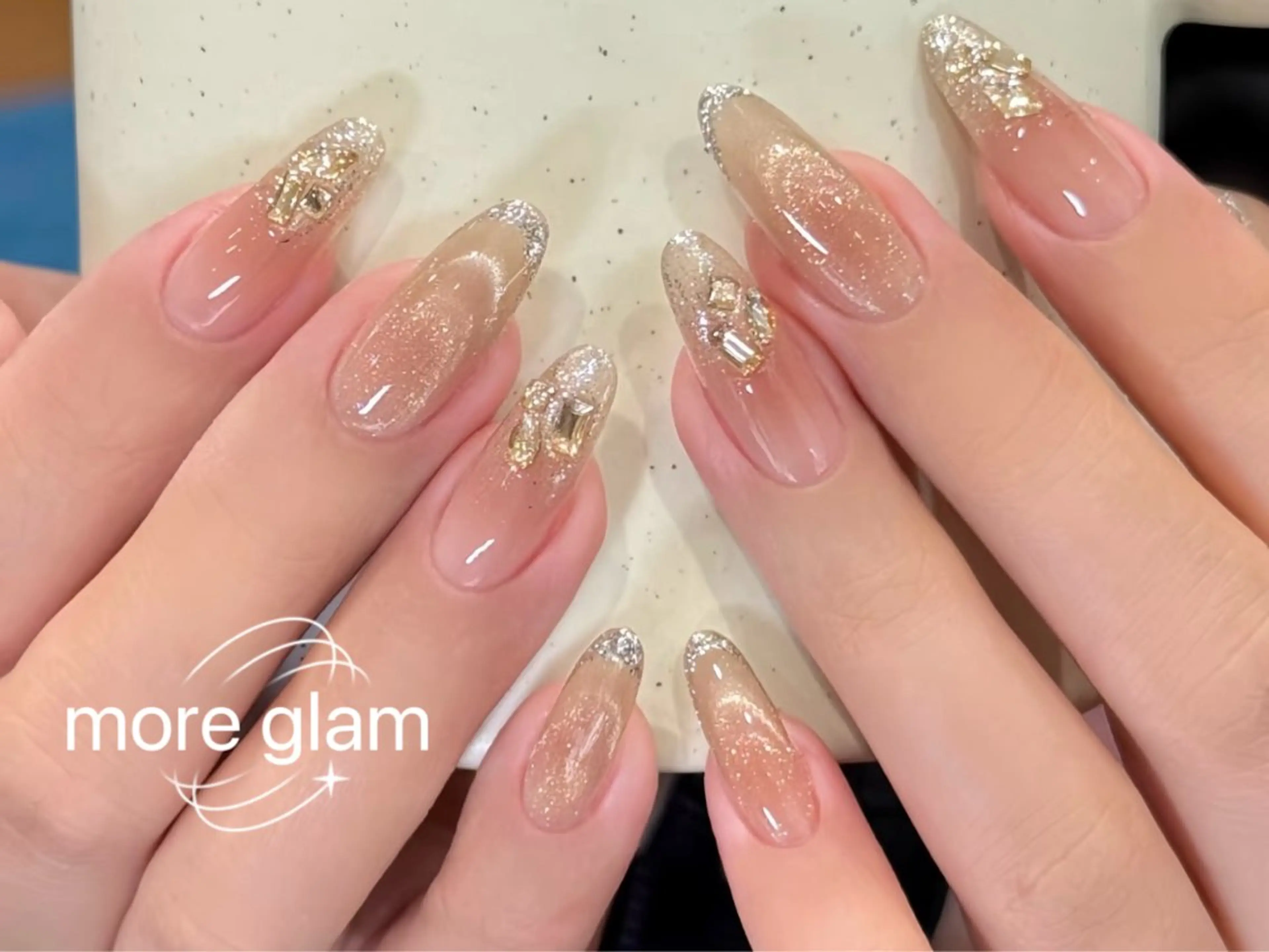 ミディアム more glam 原宿店のネイルデザイン