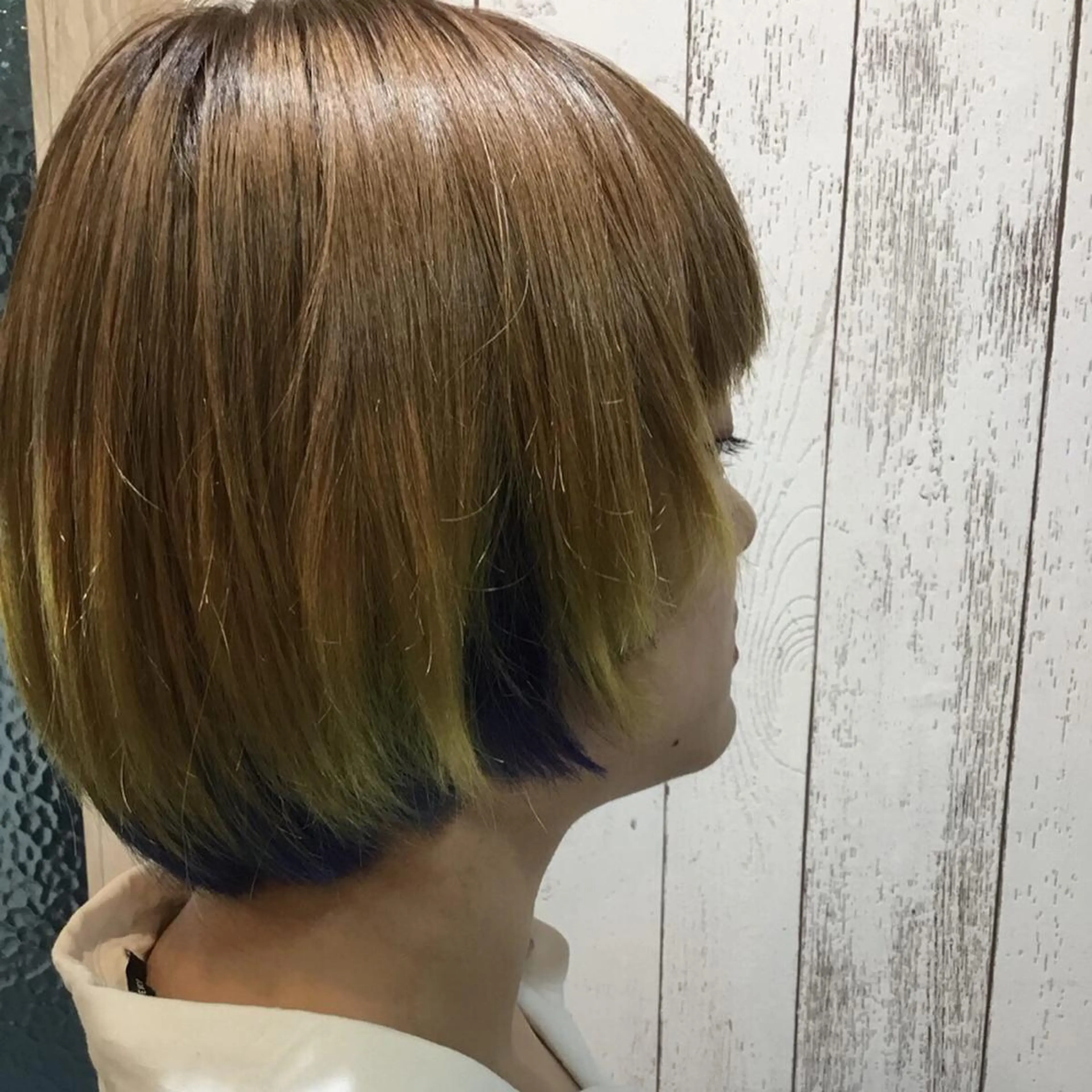 ショート カラー embrace エンブレイスのヘアスタイル