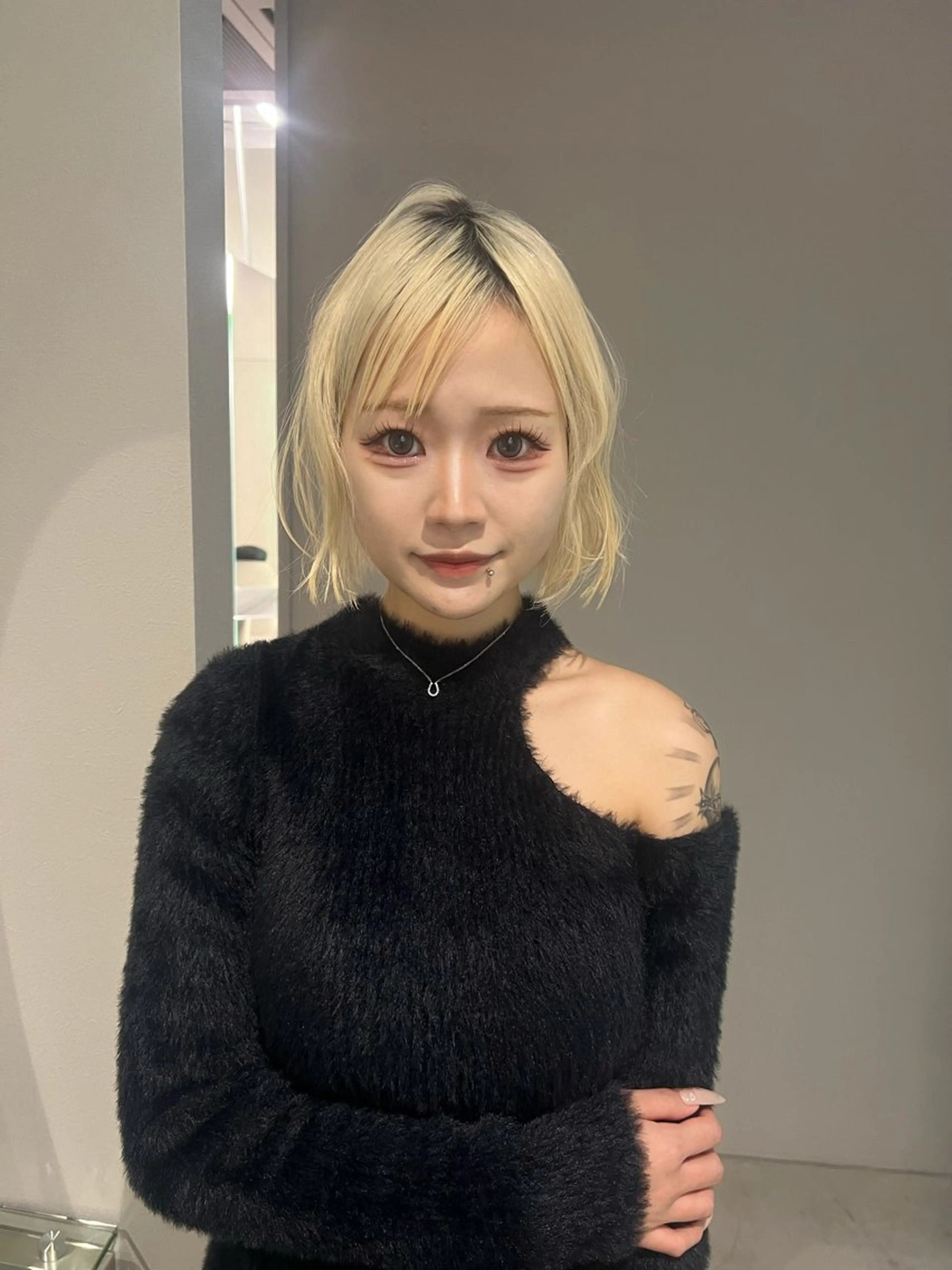 セミロング カラー 切りっぱなしボブ ハイトーンカラー ボブ GEM/ hinanaのヘアスタイル