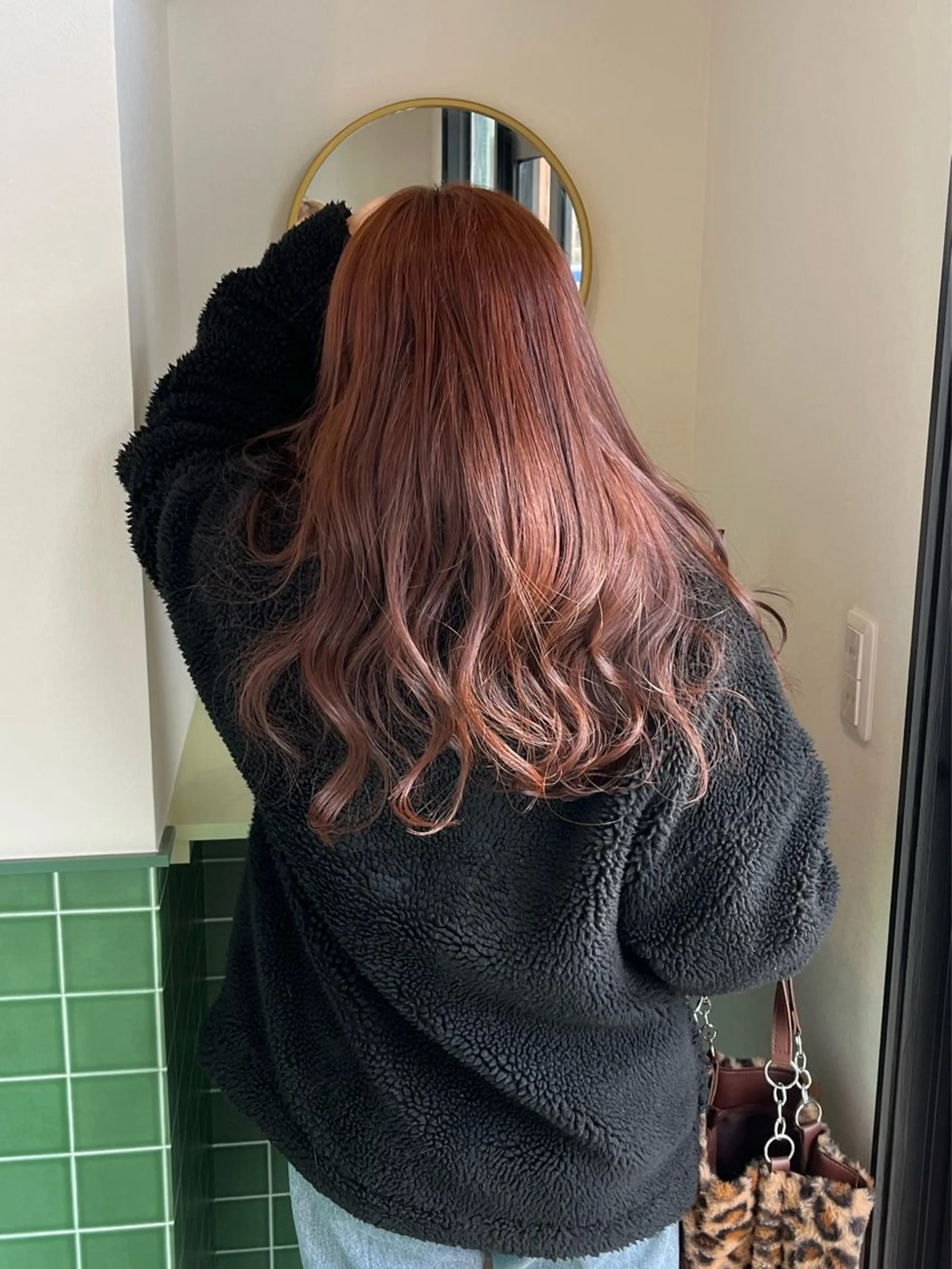 ロング カラー ブリーチ ブラウンカラー ダブルカラー ブリーチなしカラー オレンジ ヘアカラー 本木下朋花/髪質 改善×ダブルカラーのヘアスタイル