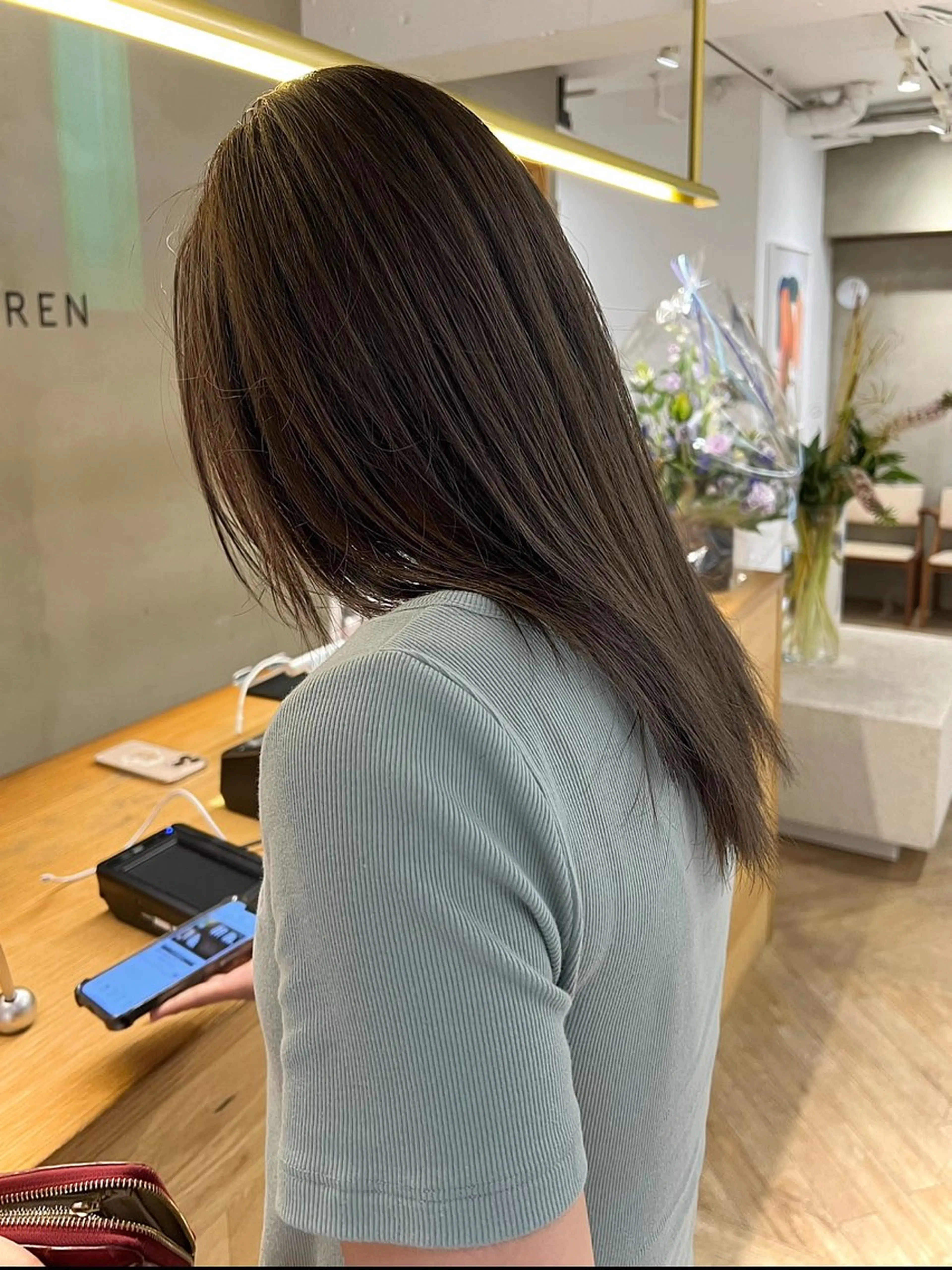 セミロング 似合わせレイヤー ＆透明感カラーのヘアスタイル