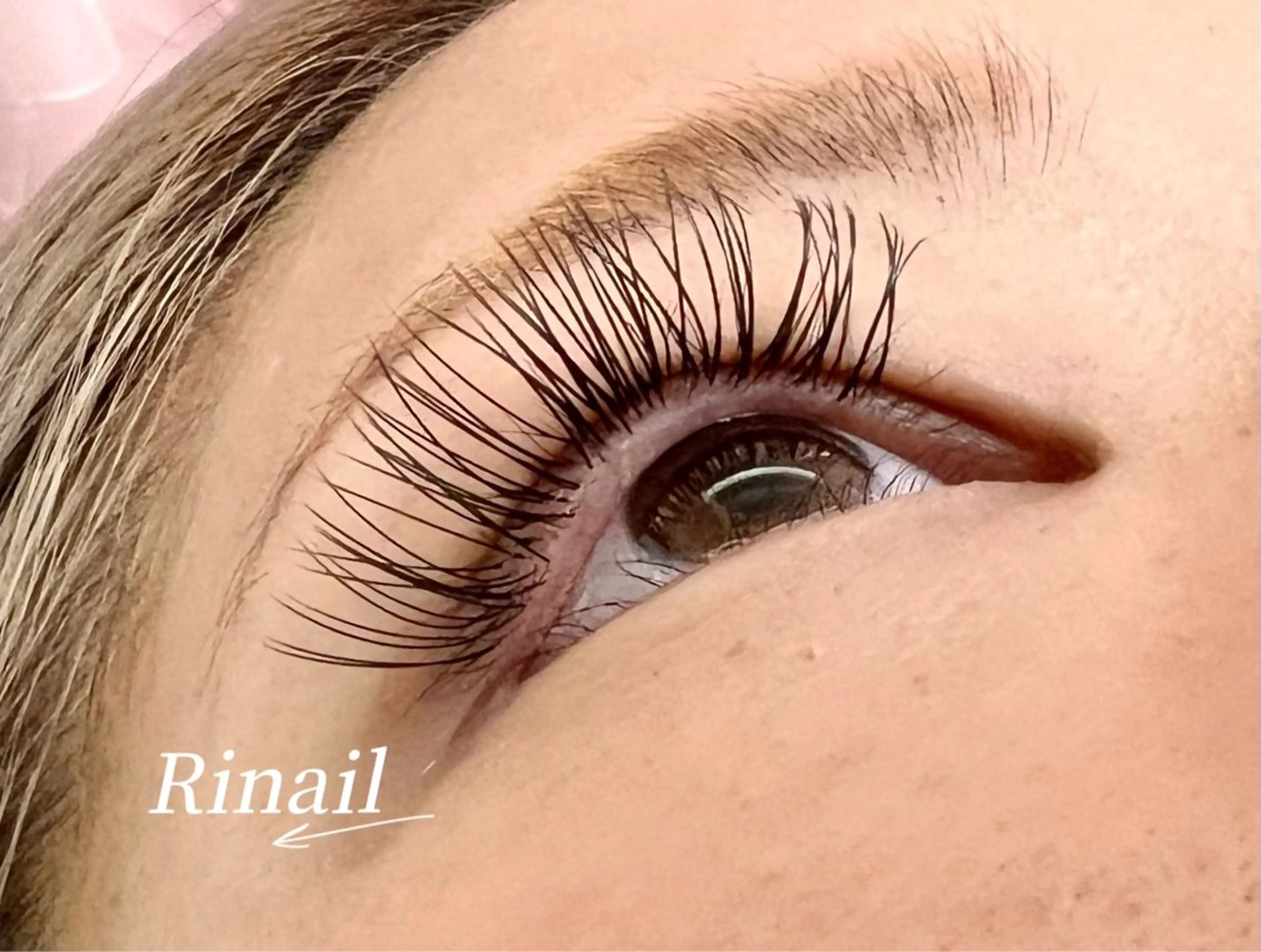 マツエク・マツパ バインドロック フラットラッシュ ナチュラル パリジェンヌラッシュリフト まつげパーマ YK Rinのネイルデザイン